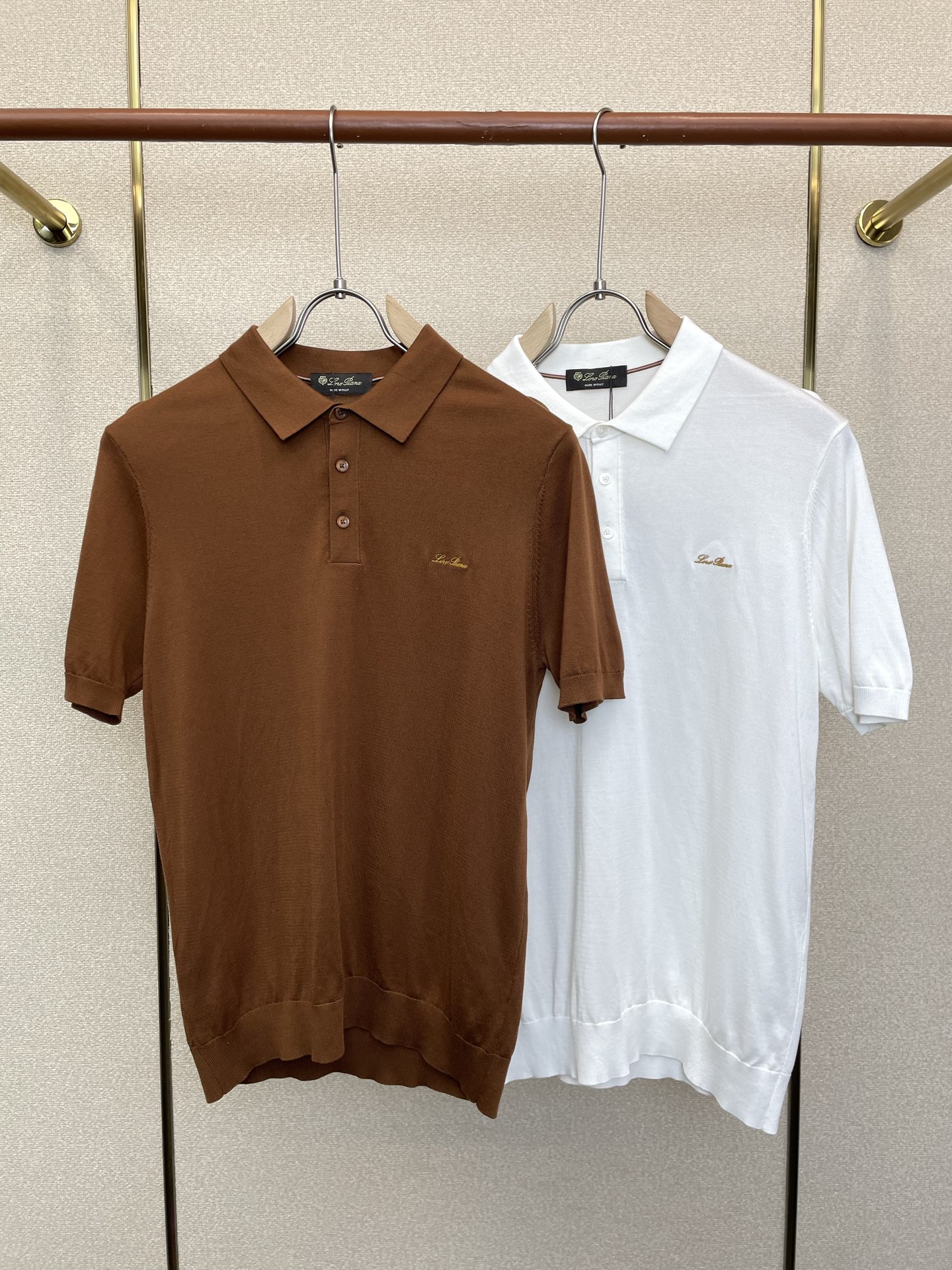 NO:929088,.LP-Loro Piana is a must-have new model. Original men's casual knitted short-sleeves. High-end customization. High version. Fashionable and versatile imported fabrics. Super soft and delicate feel. Skin-friendly and comfortable to wear. High-end boutique. The upper body made by the factory is very good. Men's must-have items. Three standards are complete. Size M-4XL,, loro piana, loro piana, T-shirt,19860909.LP-Loro Piana诺悠翩雅砸锅卖铁都要上的新款新款原单男士休闲针织短袖 高端定制 高版本 时尚百搭爆款进口面料 手感超柔软细腻 穿着亲肤舒适 高端精品 代工厂精细做上身非常赞 男士必备单品 三标齐全 码数M-4XL,,loro piana,loro piana,T-shirt,,Men's clothing