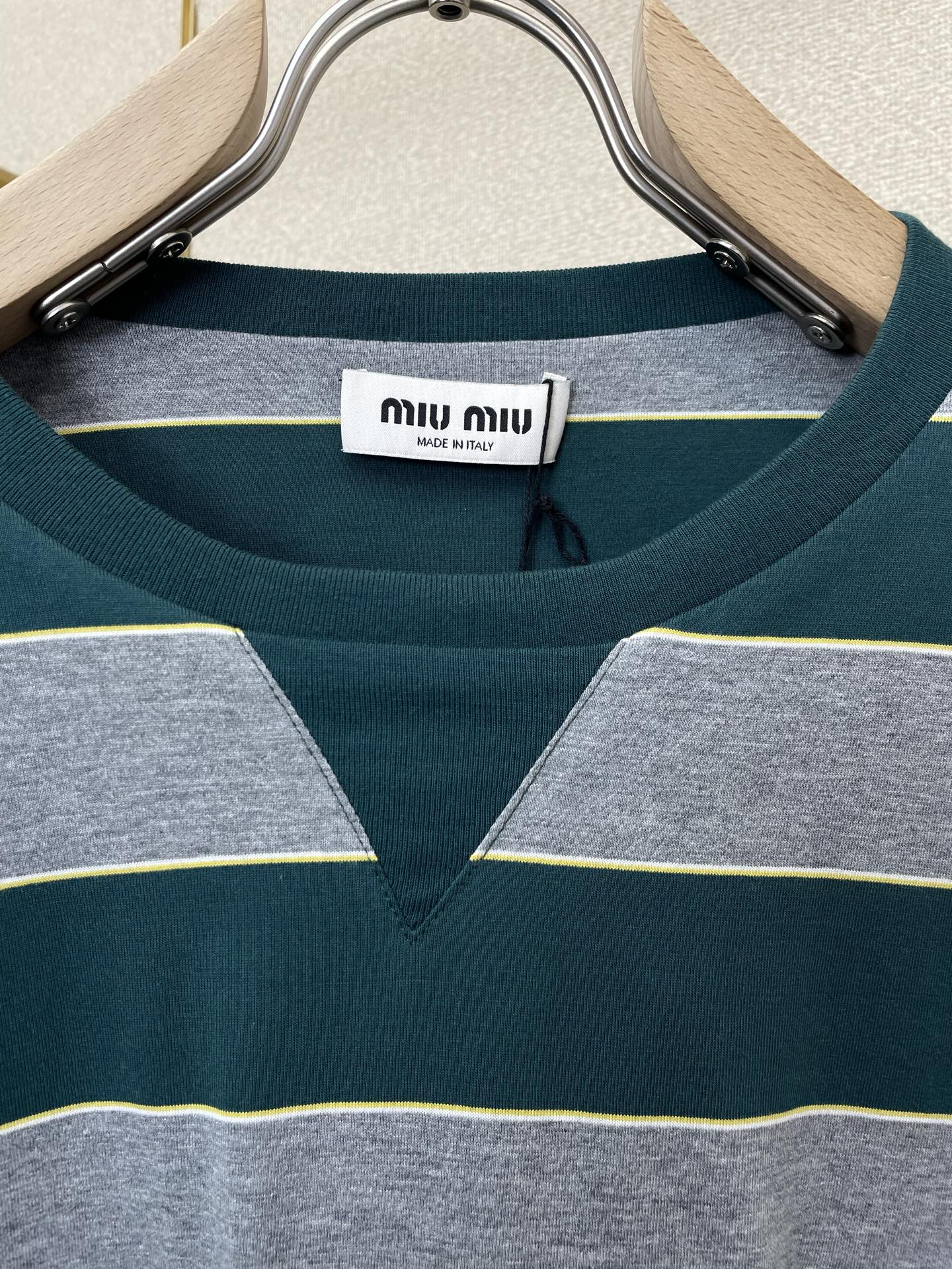 Miumiu谬谬💥砸锅卖铁都要上的新款新款原单男士休闲长袖 高端定制 高端版本 时尚百搭爆款⚠️⚠️✨✨进口面料 手感超