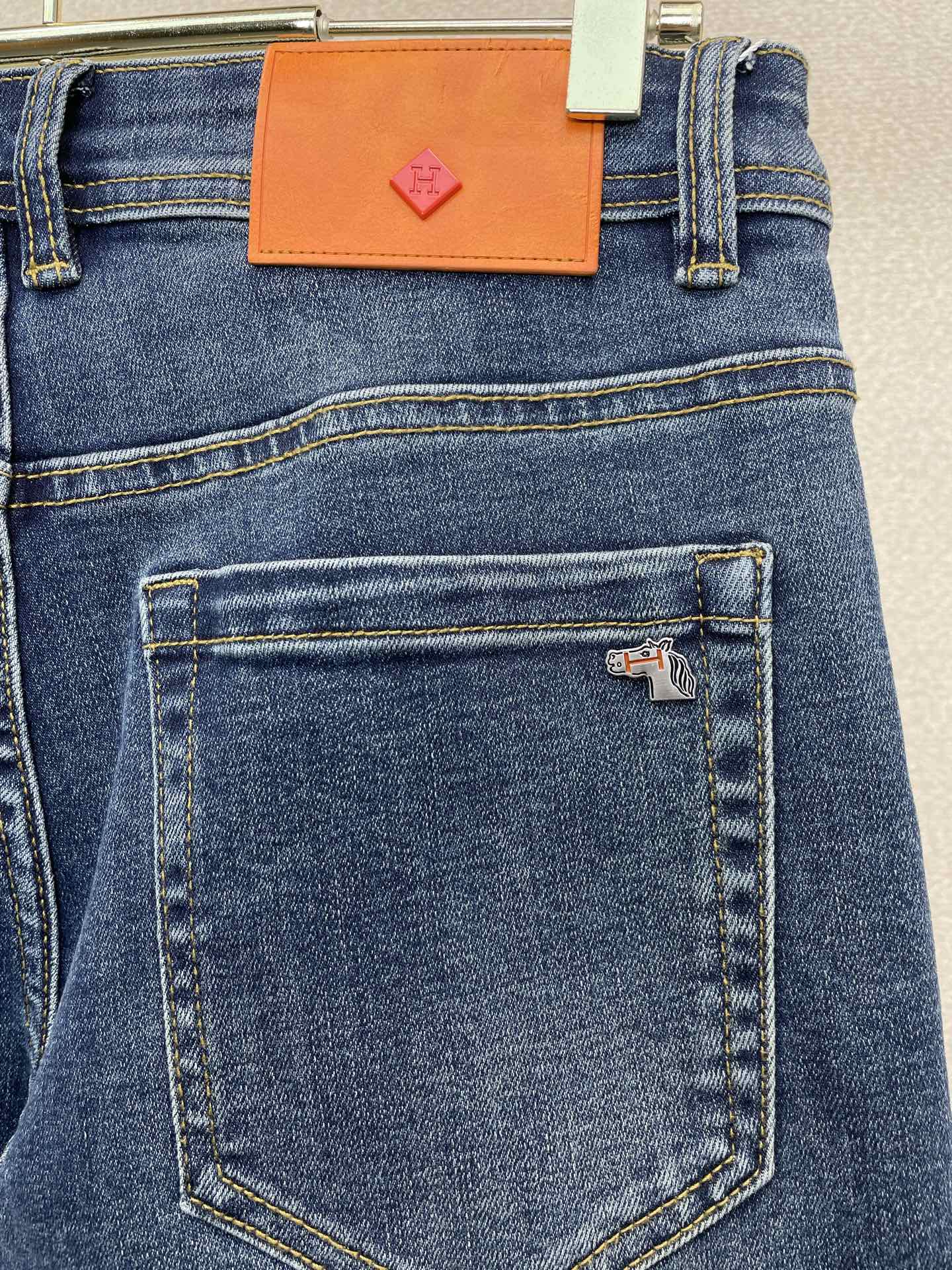 Hermès爱马仕💥砸锅卖铁都要上的新款新款休闲牛仔裤👖高端版本 专柜定制面料 透气舒适度高，细节无可挑剔，品牌元素设计