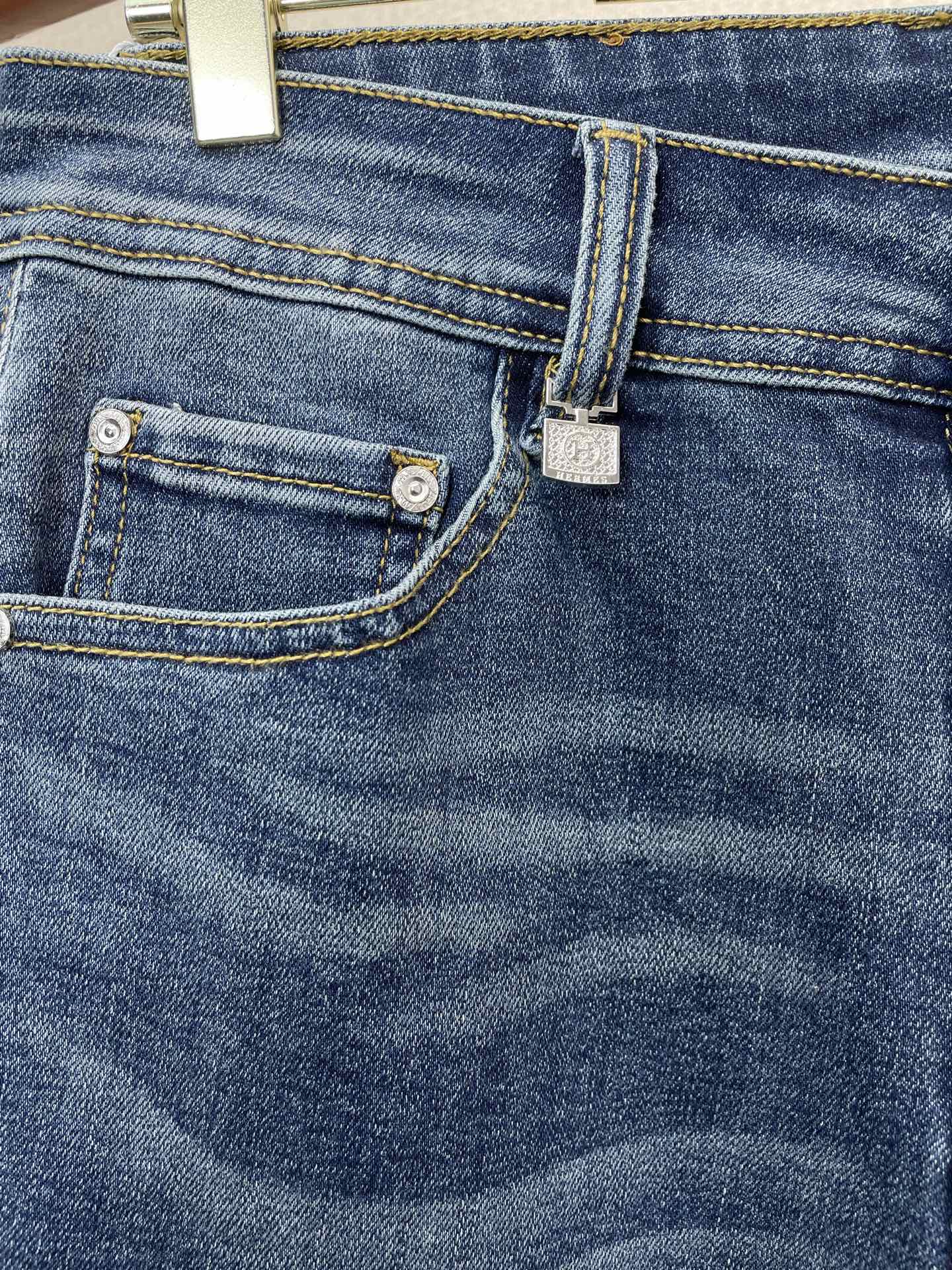 Hermès爱马仕💥砸锅卖铁都要上的新款新款休闲牛仔裤👖高端版本 专柜定制面料 透气舒适度高，细节无可挑剔，品牌元素设计