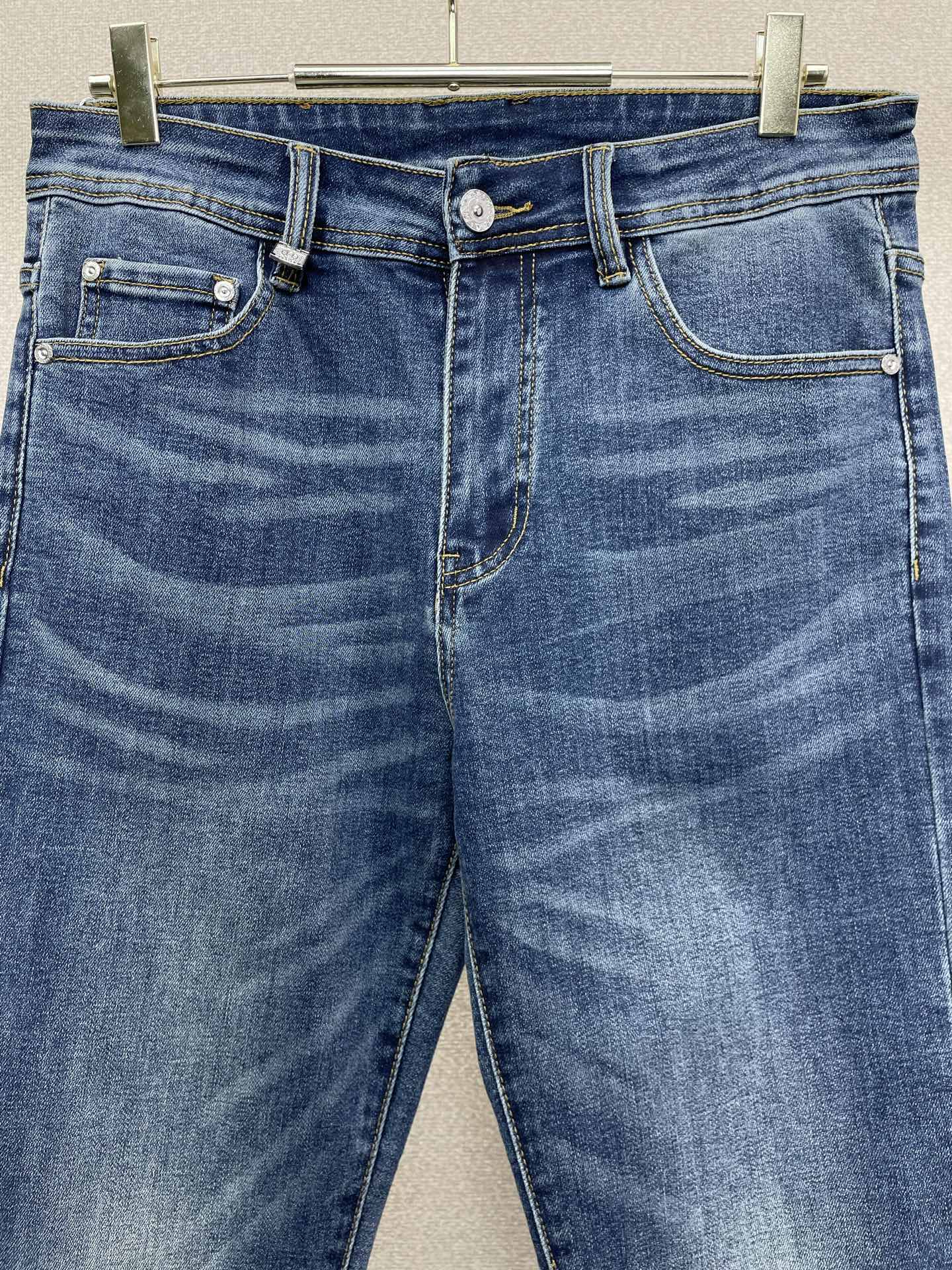 Hermès爱马仕💥砸锅卖铁都要上的新款新款休闲牛仔裤👖高端版本 专柜定制面料 透气舒适度高，细节无可挑剔，品牌元素设计