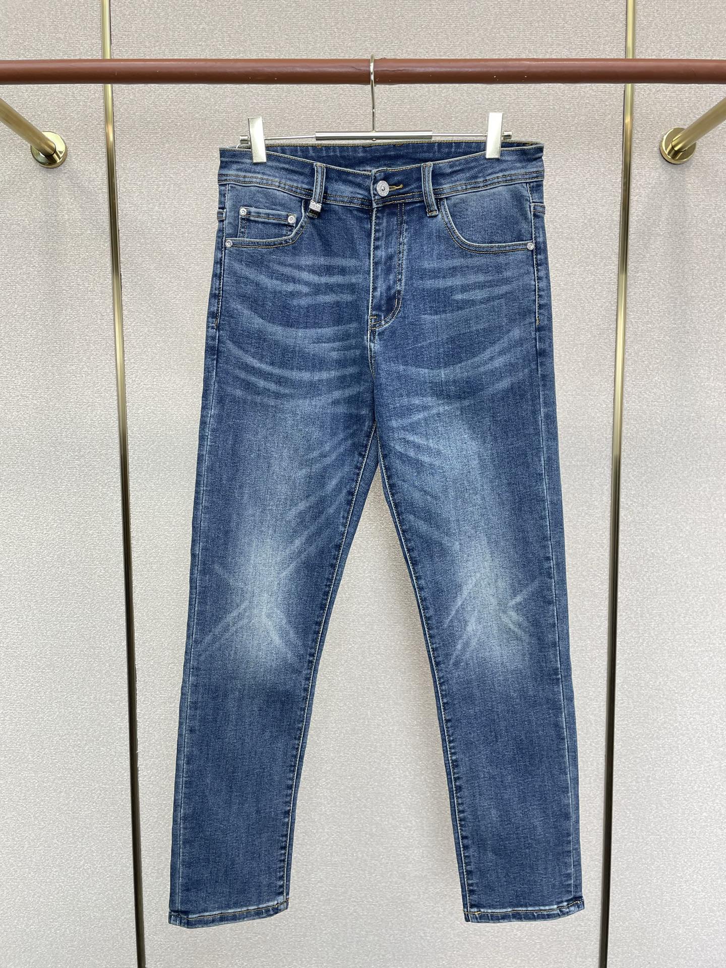 Hermès爱马仕💥砸锅卖铁都要上的新款新款休闲牛仔裤👖高端版本 专柜定制面料 透气舒适度高，细节无可挑剔，品牌元素设计
