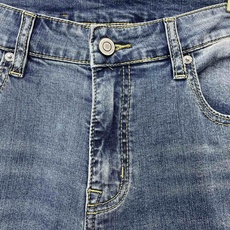 Gucci古驰💥砸锅卖铁都要上的新款新款休闲牛仔裤👖高端版本 专柜定制面料 透气舒适度高,细节无可挑剔,品牌元素设计理念 Gucci古驰💥砸锅卖铁都要上的新款新款休闲牛仔裤👖高端版本 专柜定制面料 透气舒适度高,细节无可挑剔,品牌元素设计理念