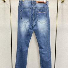 Gucci古驰💥砸锅卖铁都要上的新款新款休闲牛仔裤👖高端版本 专柜定制面料 透气舒适度高,细节无可挑剔,品牌元素设计理念 Gucci古驰💥砸锅卖铁都要上的新款新款休闲牛仔裤👖高端版本 专柜定制面料 透气舒适度高,细节无可挑剔,品牌元素设计理念