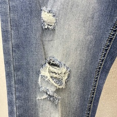 Gucci古驰💥砸锅卖铁都要上的新款新款休闲牛仔裤👖高端版本 专柜定制面料 透气舒适度高,细节无可挑剔,品牌元素设计理念 Gucci古驰💥砸锅卖铁都要上的新款新款休闲牛仔裤👖高端版本 专柜定制面料 透气舒适度高,细节无可挑剔,品牌元素设计理念