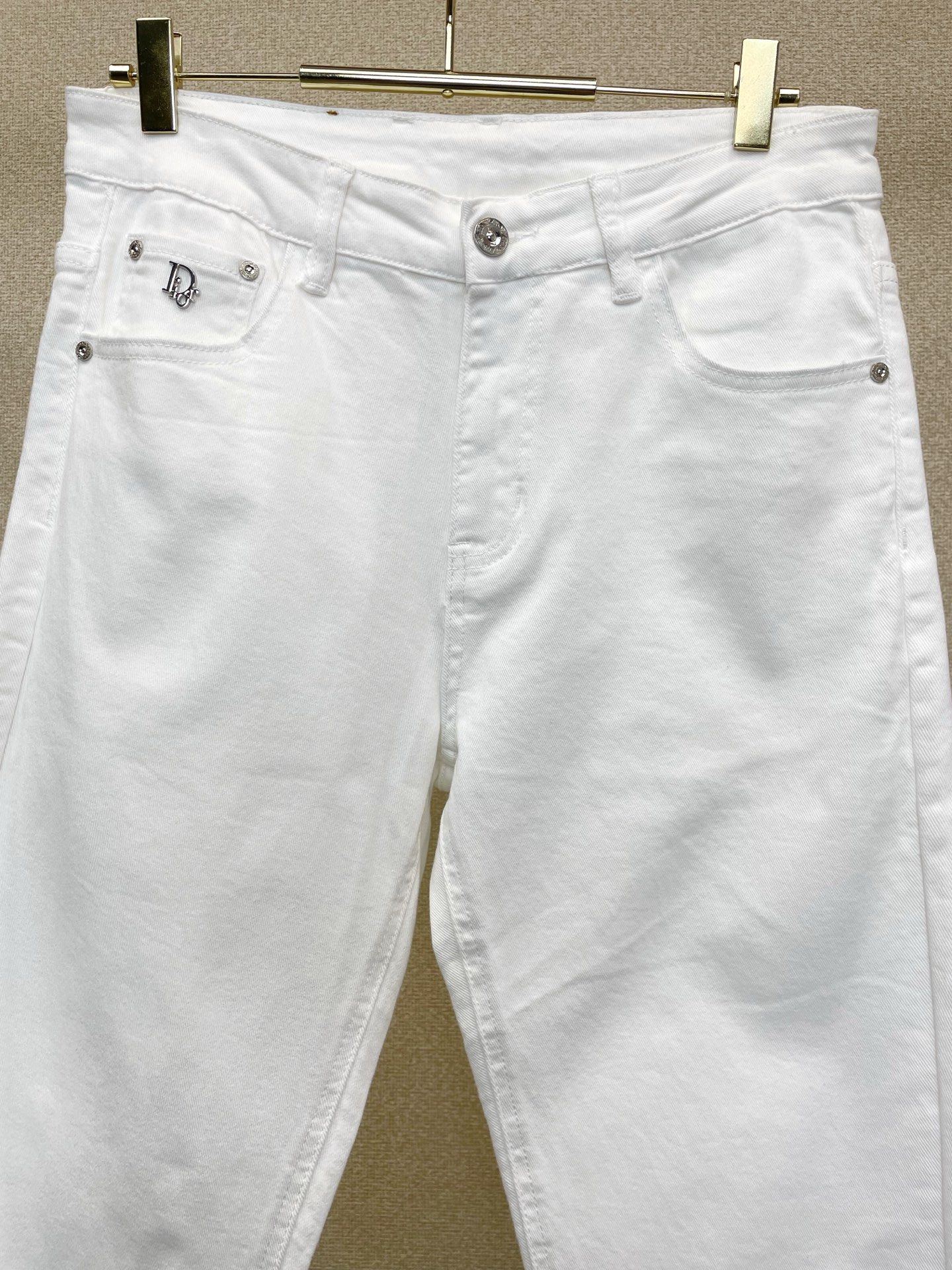 Dior迪奥💥砸锅卖铁都要上的新款新款休闲牛仔裤👖高端版本 专柜定制面料 透气舒适度高，细节无可挑剔，品牌元素设计理念，