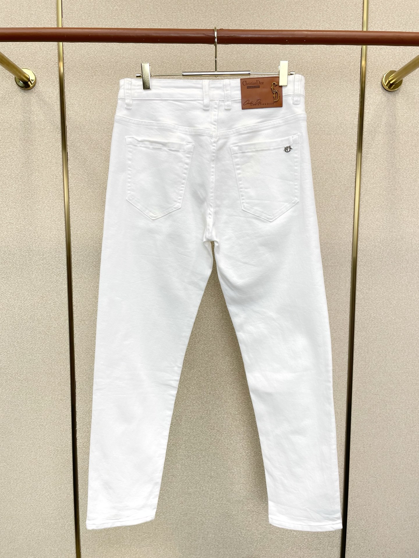 Dior迪奥💥砸锅卖铁都要上的新款新款休闲牛仔裤👖高端版本 专柜定制面料 透气舒适度高，细节无可挑剔，品牌元素设计理念，