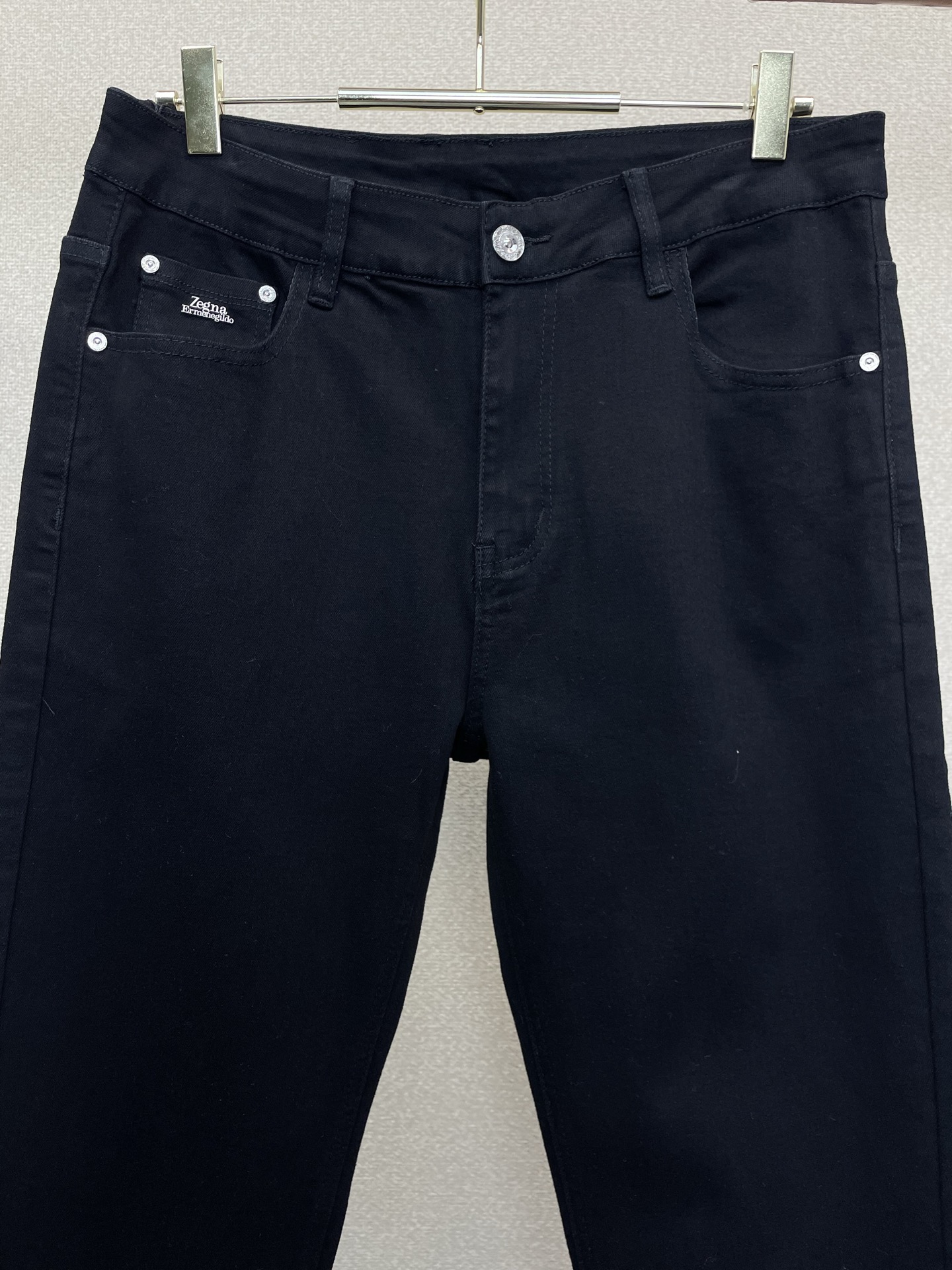 ZEGNA杰尼亚💥砸锅卖铁都要上的新款新款休闲牛仔裤👖高端版本 专柜定制面料 透气舒适度高，细节无可挑剔，品牌元素设计理