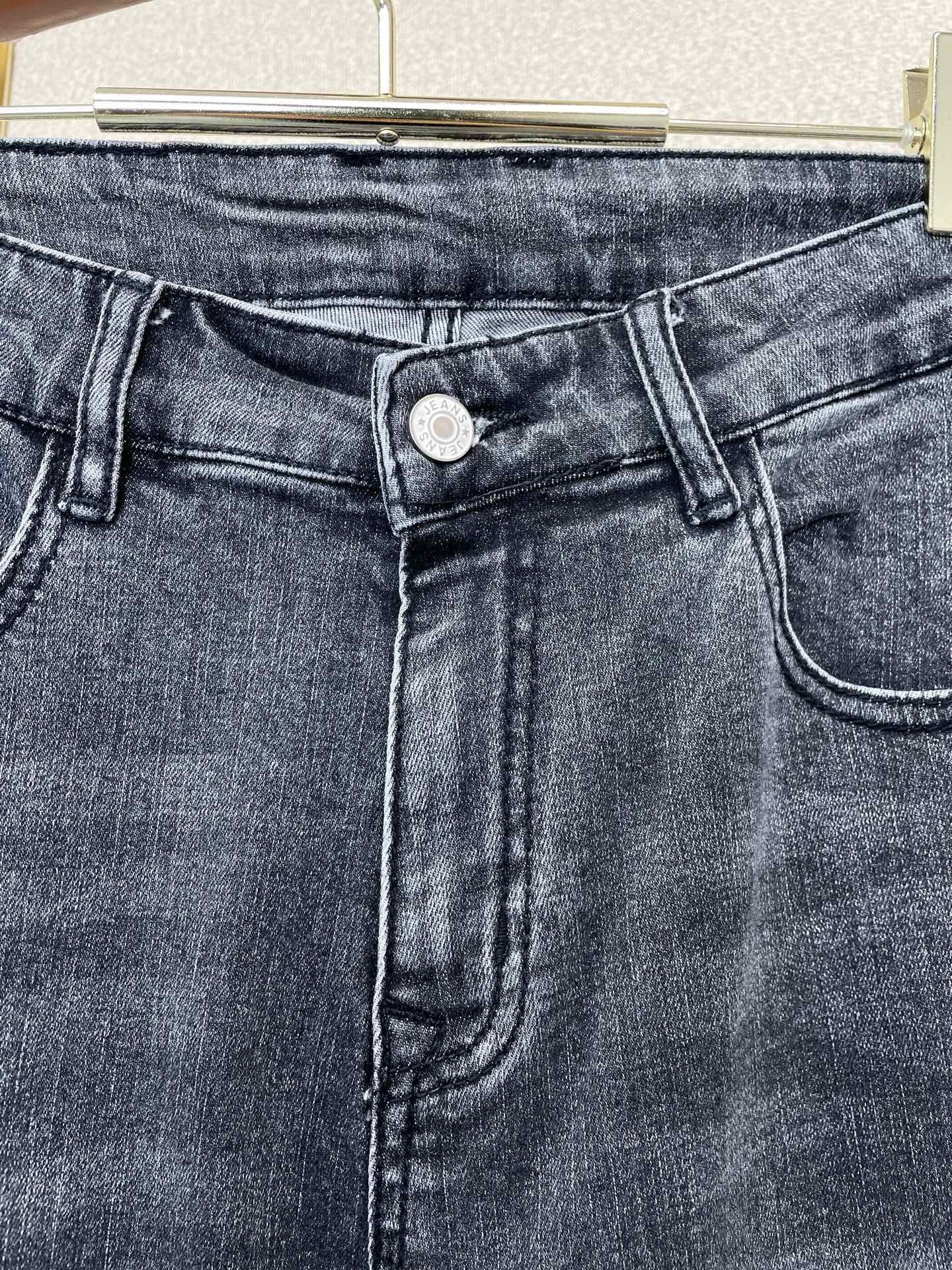 Louis Vuitton路易威登💥砸锅卖铁都要上的新款新款休闲牛仔裤👖高端版本 专柜定制面料 透气舒适度高，细节无可挑