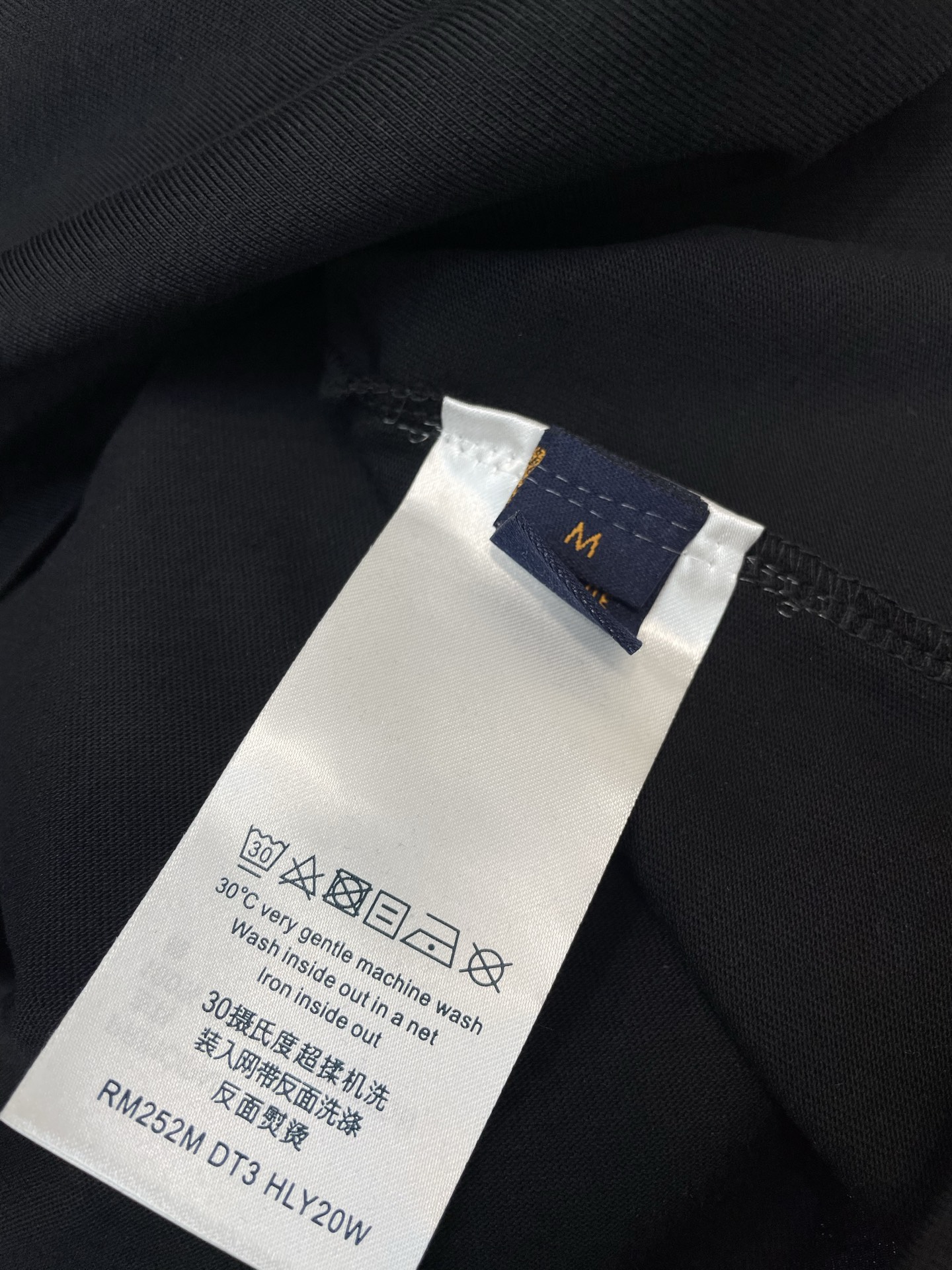 Louis Vuitton路易威登💥砸锅卖铁都要上的新款新款原单男士休闲短袖 高端定制 高端版本 时尚百搭爆款⚠️⚠️✨