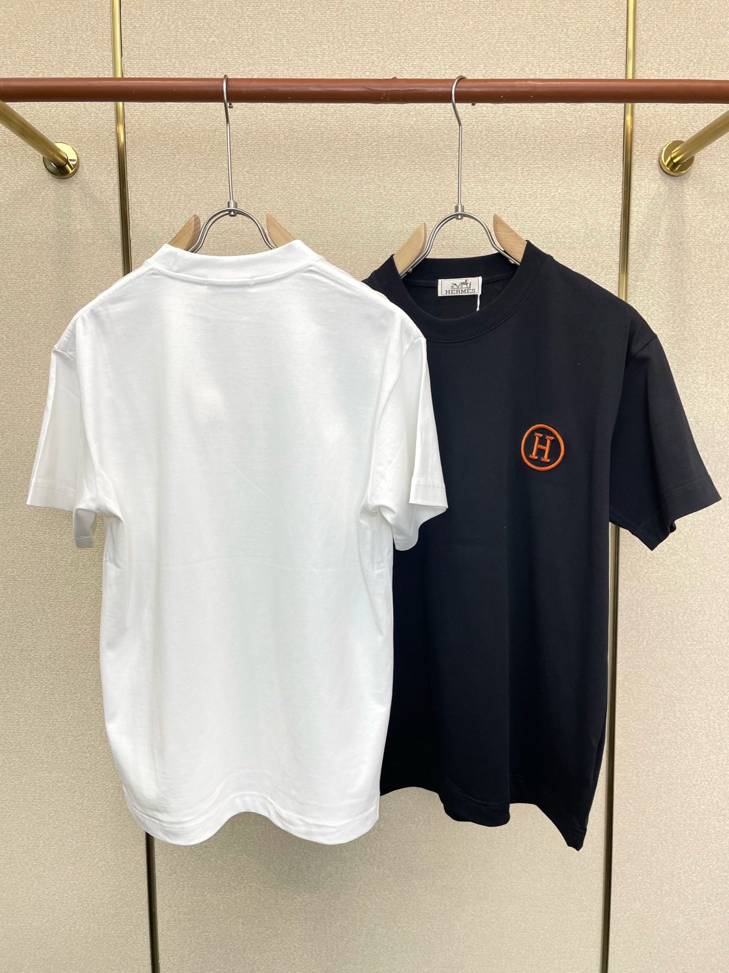 Hermès爱马仕💥砸锅卖铁都要上的新款新款原单男士休闲短袖 高端定制 高端版本 时尚百搭爆款⚠️⚠️✨✨进口面料 手感