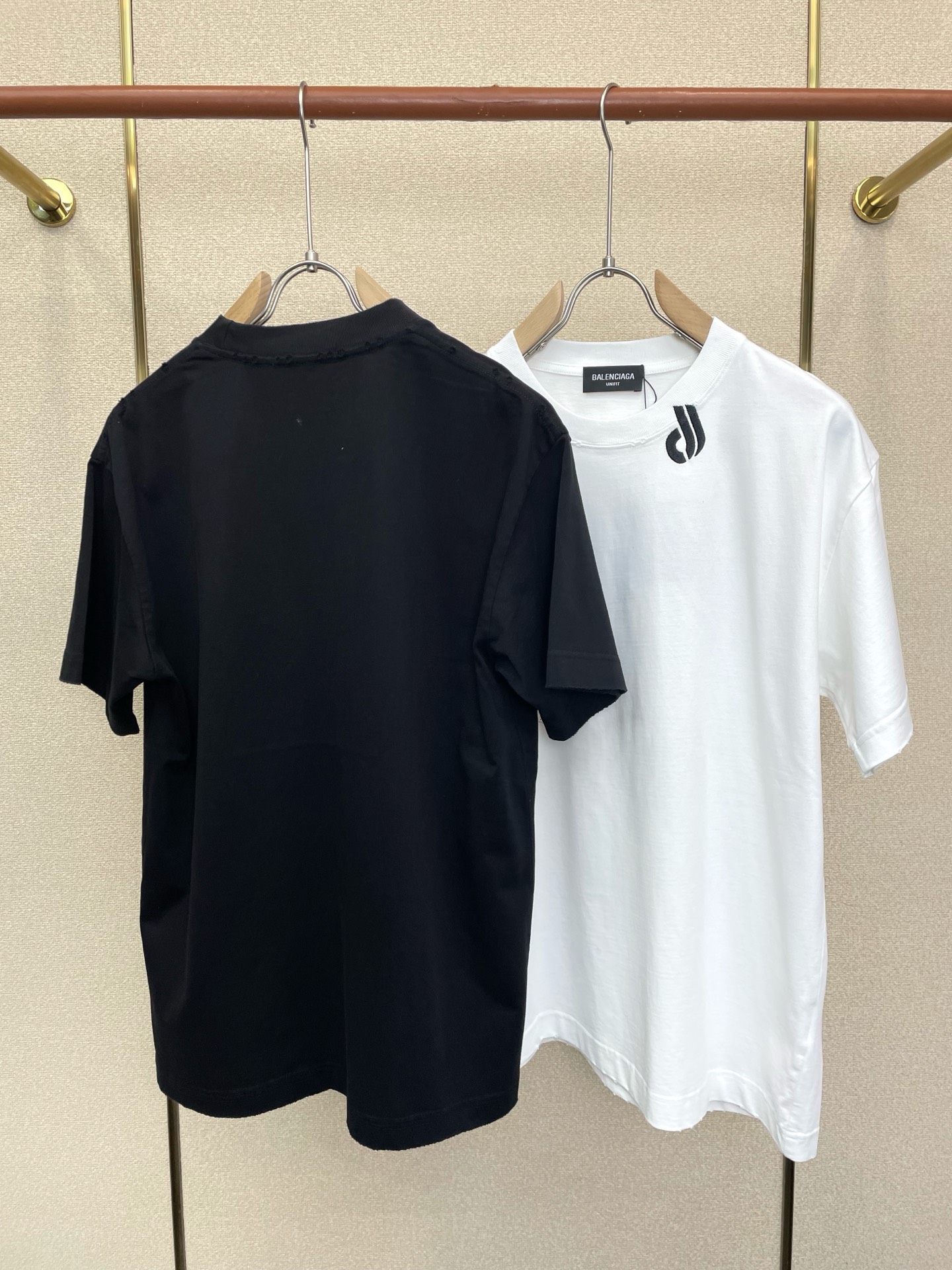 Balenciaga巴黎世家💥砸锅卖铁都要上的新款新款原单男士休闲短袖 高端定制 高端版本 时尚百搭爆款⚠️⚠️✨✨进口
