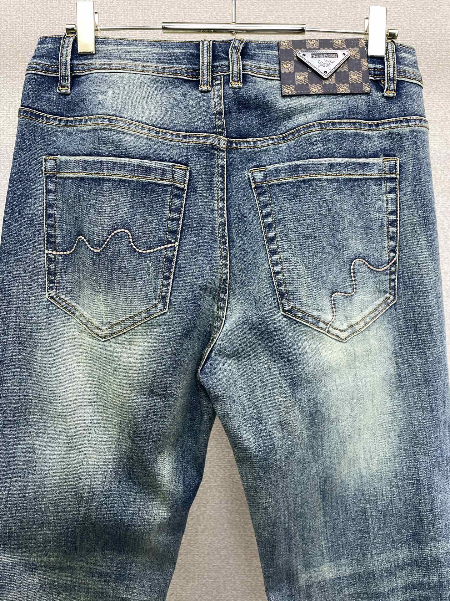Arc’teryx始祖鸟💥砸锅卖铁都要上的新款新款休闲牛仔裤👖高端版本 专柜定制面料 透气舒适度高，细节无可挑剔，品牌元