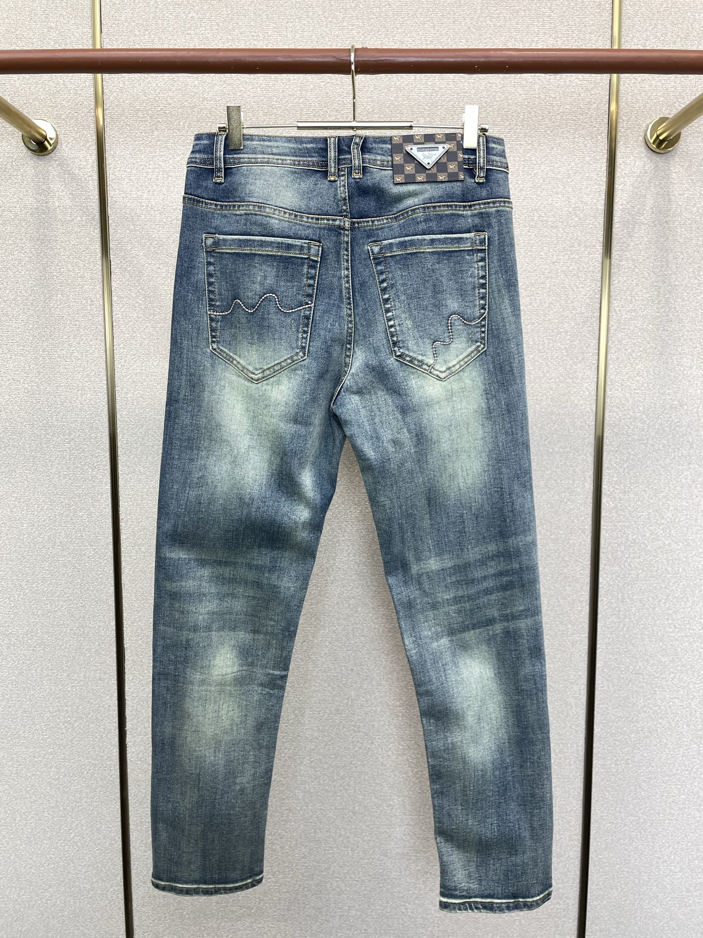 Arc’teryx始祖鸟💥砸锅卖铁都要上的新款新款休闲牛仔裤👖高端版本 专柜定制面料 透气舒适度高，细节无可挑剔，品牌元