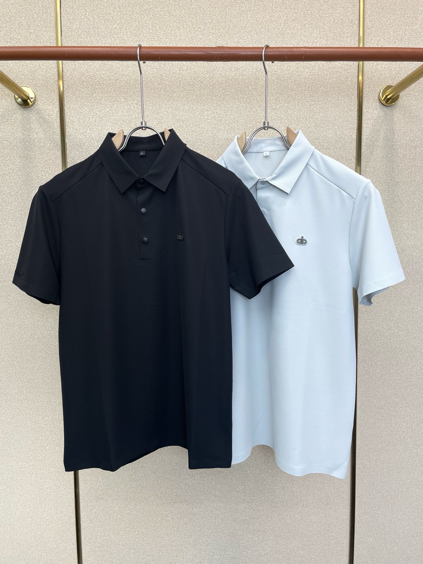 NO:917056,.ALO YOGA exclusively supplies new original men's casual short sleeves. High-end customization. High-end version. Fashionable and versatile imported fabrics. Super soft and delicate feel. Skin-friendly and comfortable to wear. High-end boutique. The upper body is exquisitely made by the OEM. A must-have item for men. Three complete standards. Size L-4XL, T-shirt.19860909.ALO YOGA独家专供新款原单男士休闲短袖 高端定制 高端版本 时尚百搭爆款进口面料 手感超柔软细腻 穿着亲肤舒适 高端精品 代工厂精细做上身非常赞 男士必备单品 三标齐全 码数L-4XL,,T-shirt,,Men's clothing