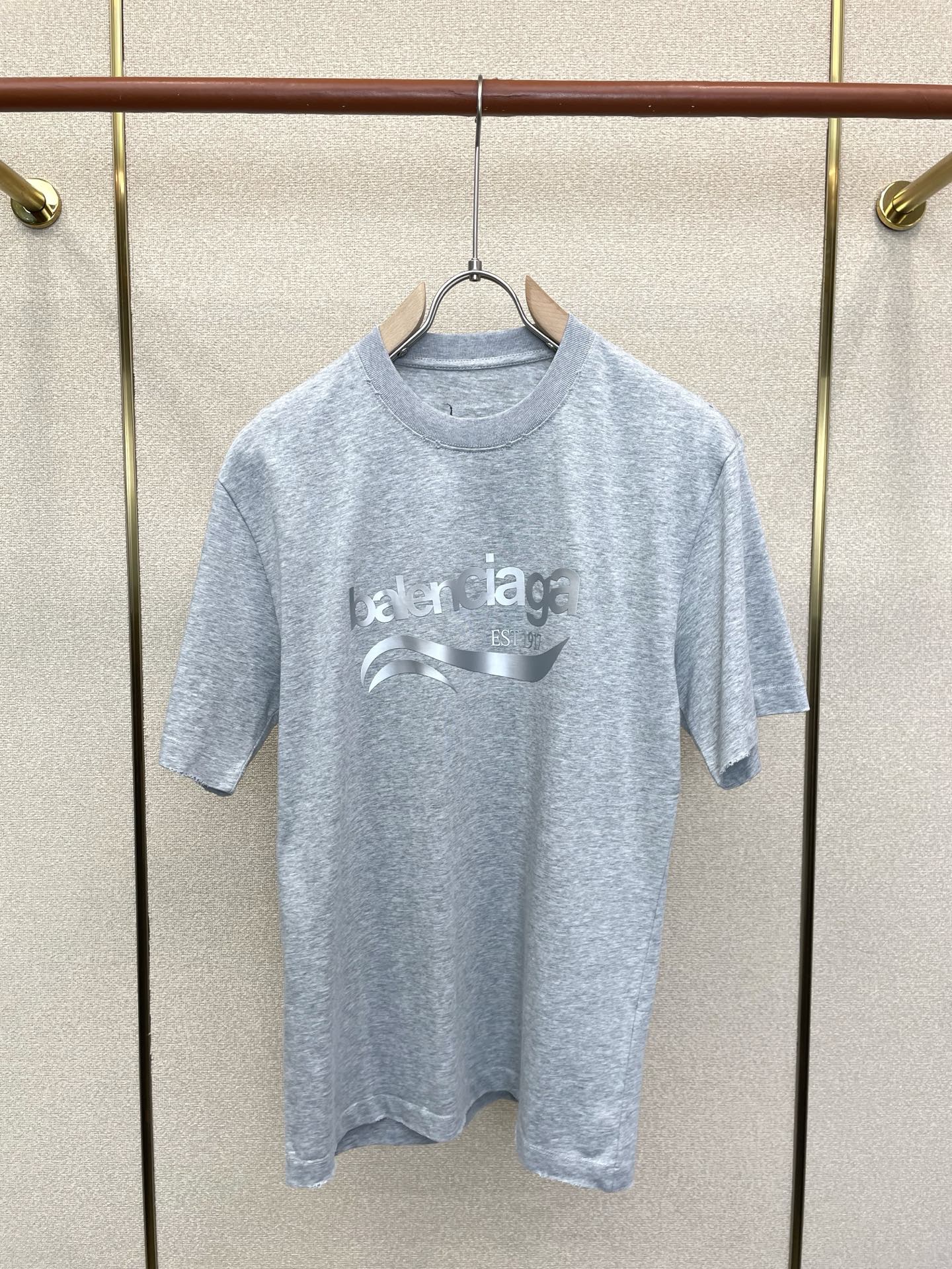 Balenciaga巴黎世家💥砸锅卖铁都要上的新款新款原单男士休闲短袖 高端定制 高端版本 时尚百搭爆款⚠️⚠️✨✨进口 Balenciaga巴黎世家💥砸锅卖铁都要上的新款新款原单男士休闲短袖 高端定制 高端版本 时尚百搭爆款⚠️⚠️✨✨进口