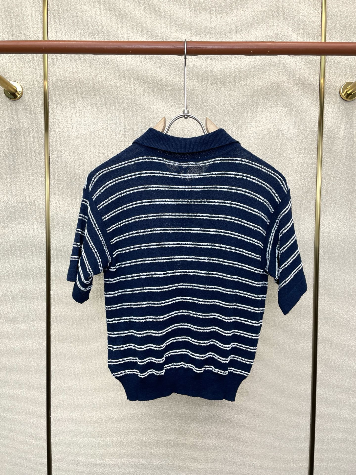 Moncler蒙口👚砸锅卖铁都要上的新款👚新款女装休闲针织短袖 高端版本！独特设计 专柜定制面料 透气舒适度高，细节无可