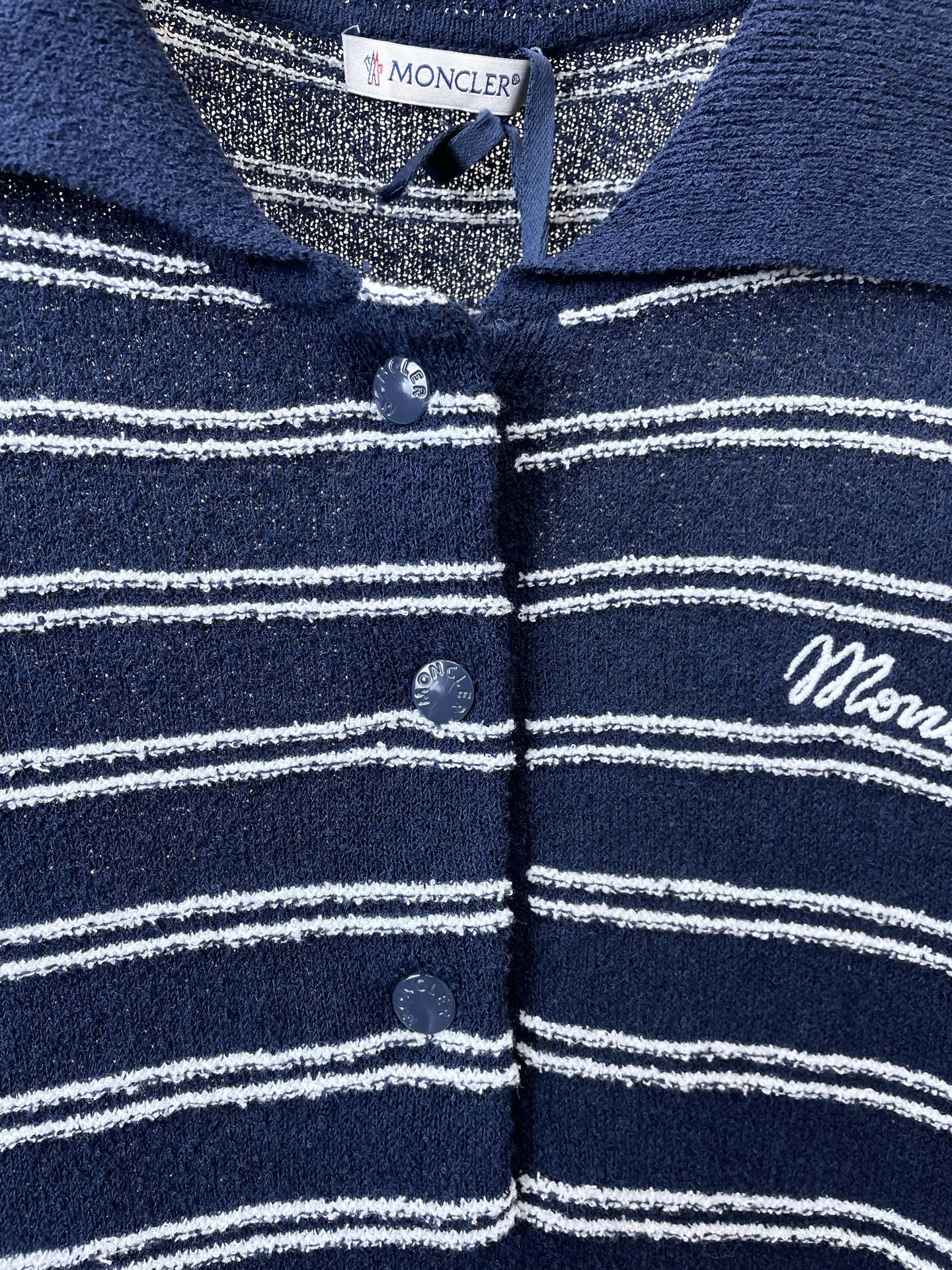 Moncler蒙口👚砸锅卖铁都要上的新款👚新款女装休闲针织短袖 高端版本！独特设计 专柜定制面料 透气舒适度高，细节无可