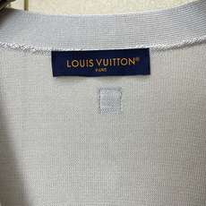Louis Vuitton路易威登💥砸锅卖铁都要上的新款最新时尚针织长袖 经典设计感与颜值爆棚的外套,品质更是无法挑剔品 Louis Vuitton路易威登💥砸锅卖铁都要上的新款最新时尚针织长袖 经典设计感与颜值爆棚的外套,品质更是无法挑剔品