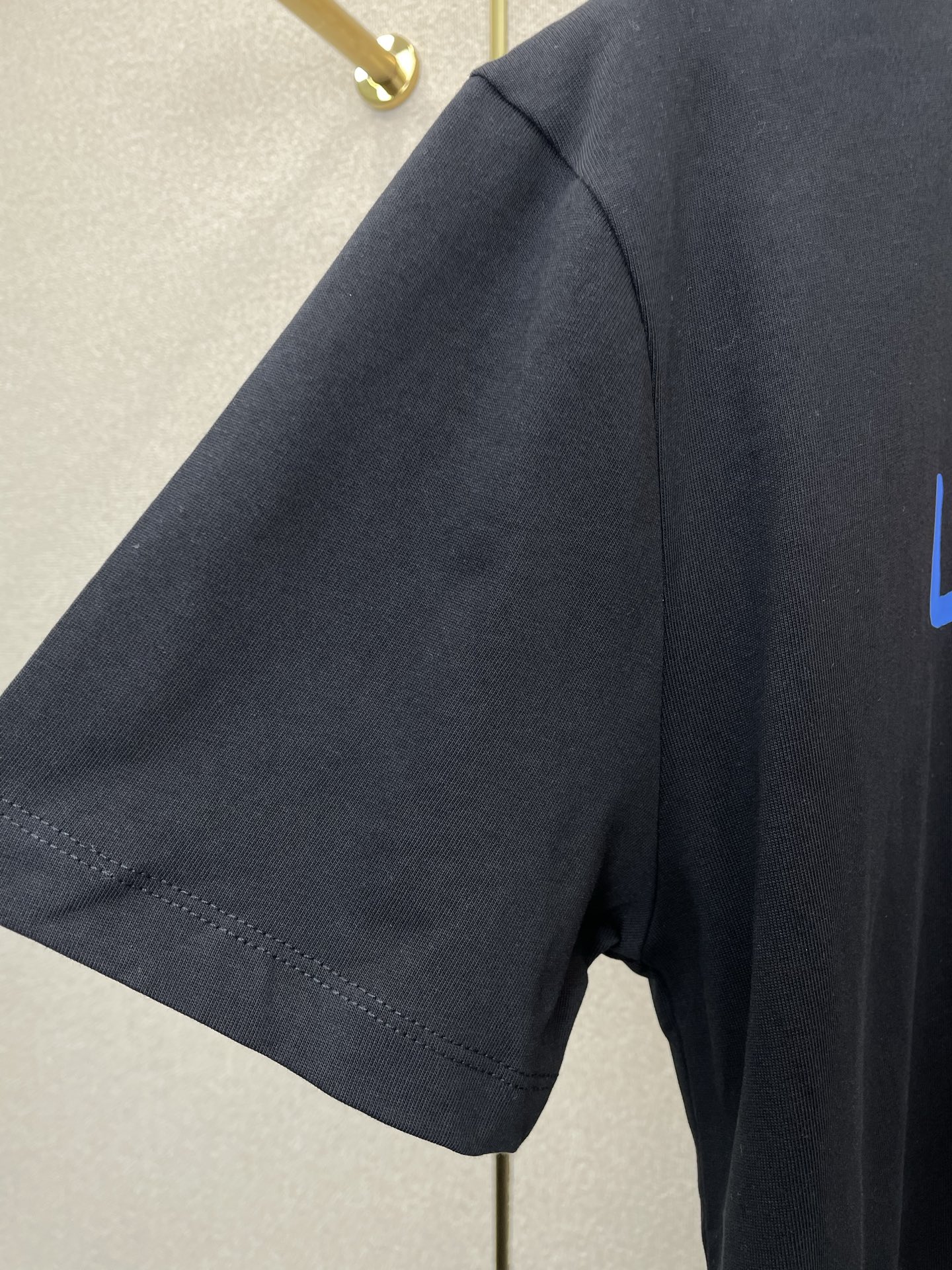 LOEWE罗意威💥砸锅卖铁都要上的新款新款原单男士休闲短袖 高端定制 高端版本 时尚百搭爆款⚠️⚠️✨✨进口面料 手感超