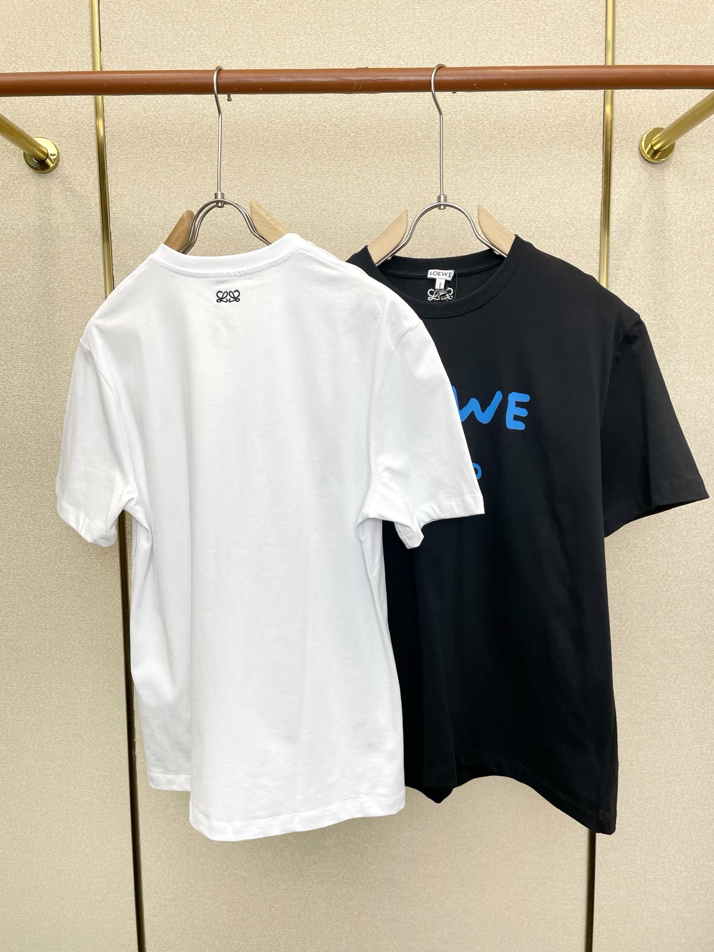 LOEWE罗意威💥砸锅卖铁都要上的新款新款原单男士休闲短袖 高端定制 高端版本 时尚百搭爆款⚠️⚠️✨✨进口面料 手感超
