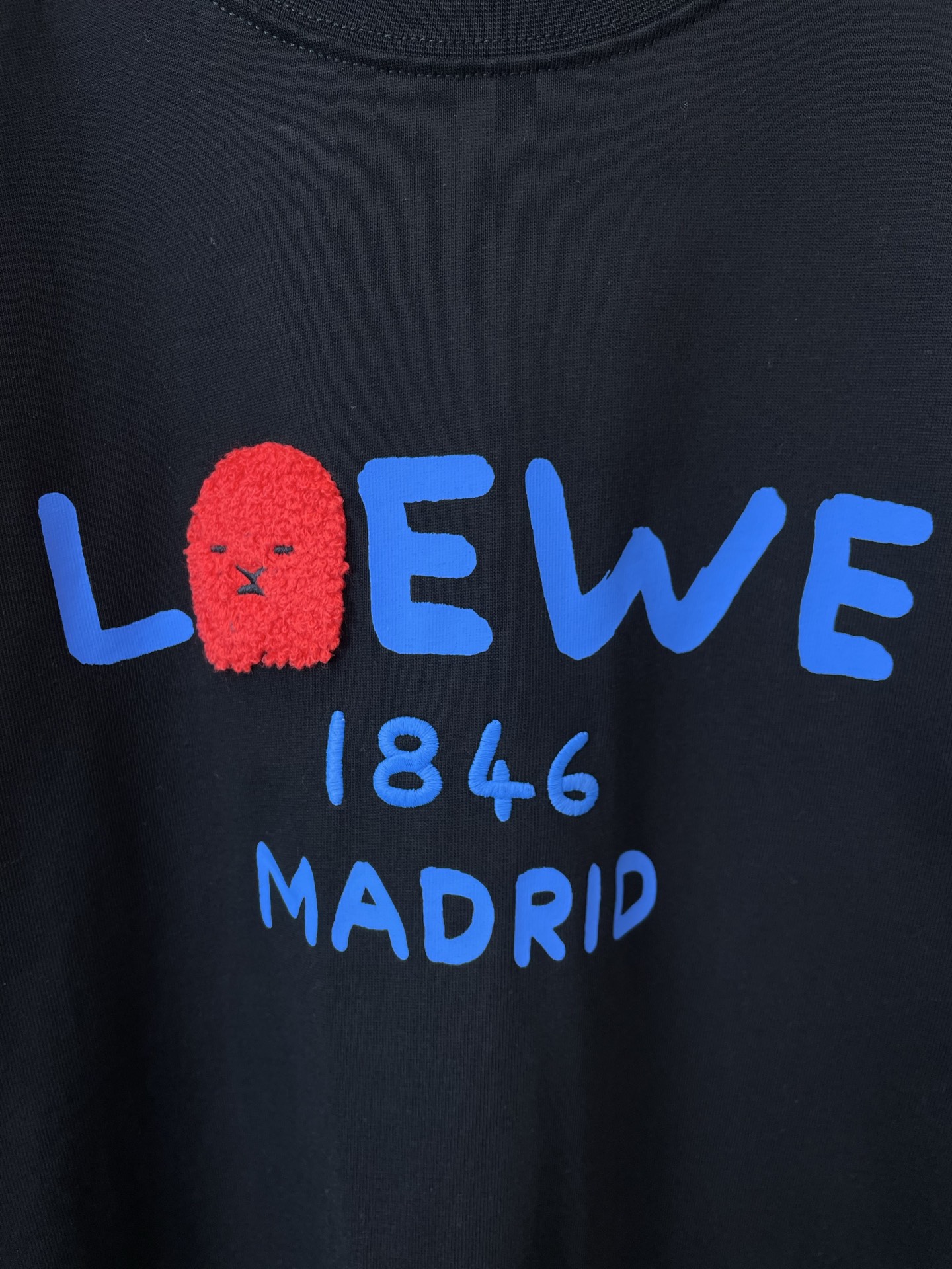LOEWE罗意威💥砸锅卖铁都要上的新款新款原单男士休闲短袖 高端定制 高端版本 时尚百搭爆款⚠️⚠️✨✨进口面料 手感超