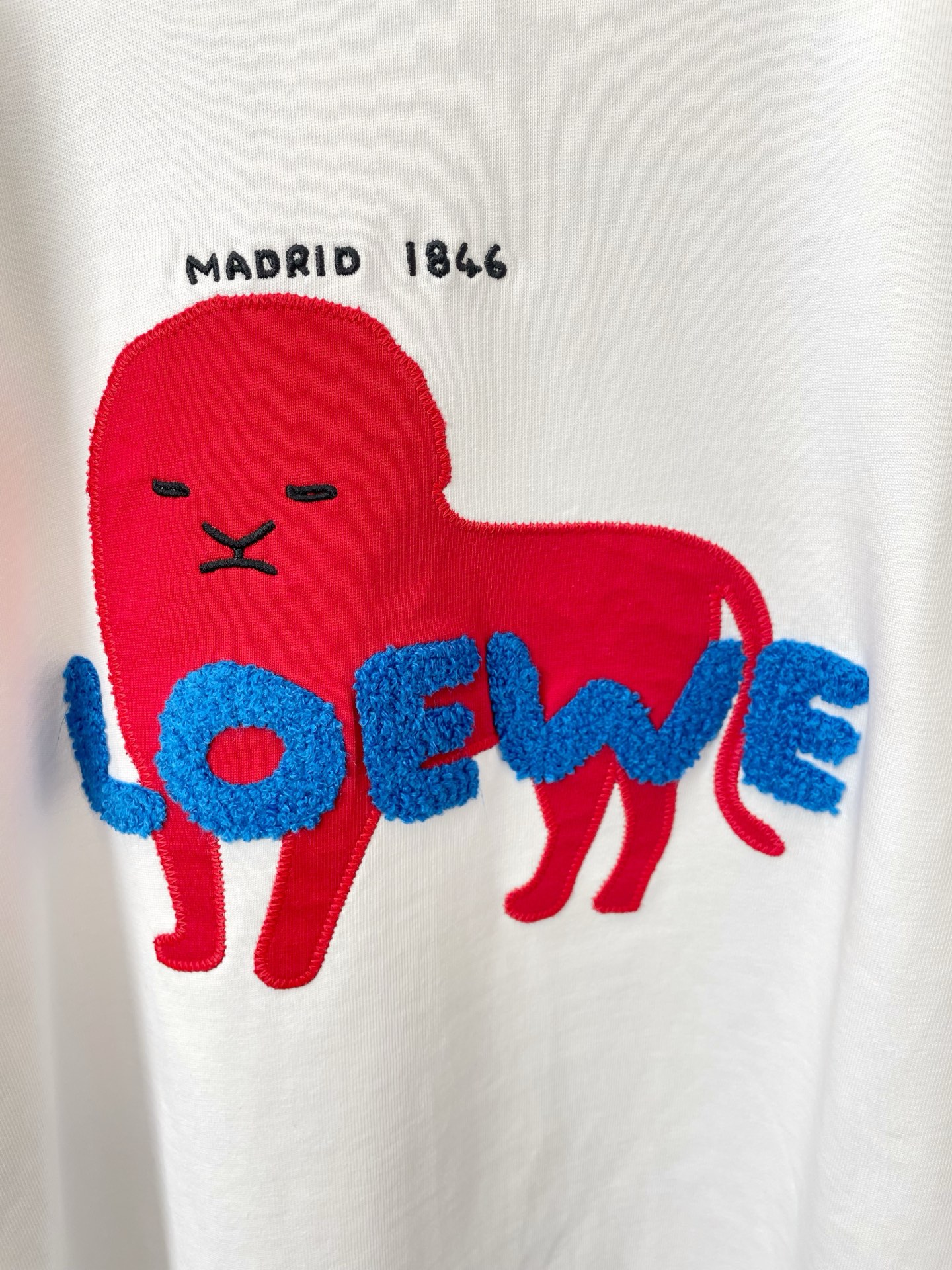 LOEWE罗意威💥砸锅卖铁都要上的新款新款原单男士休闲短袖 高端定制 高端版本 时尚百搭爆款⚠️⚠️✨✨进口面料 手感超