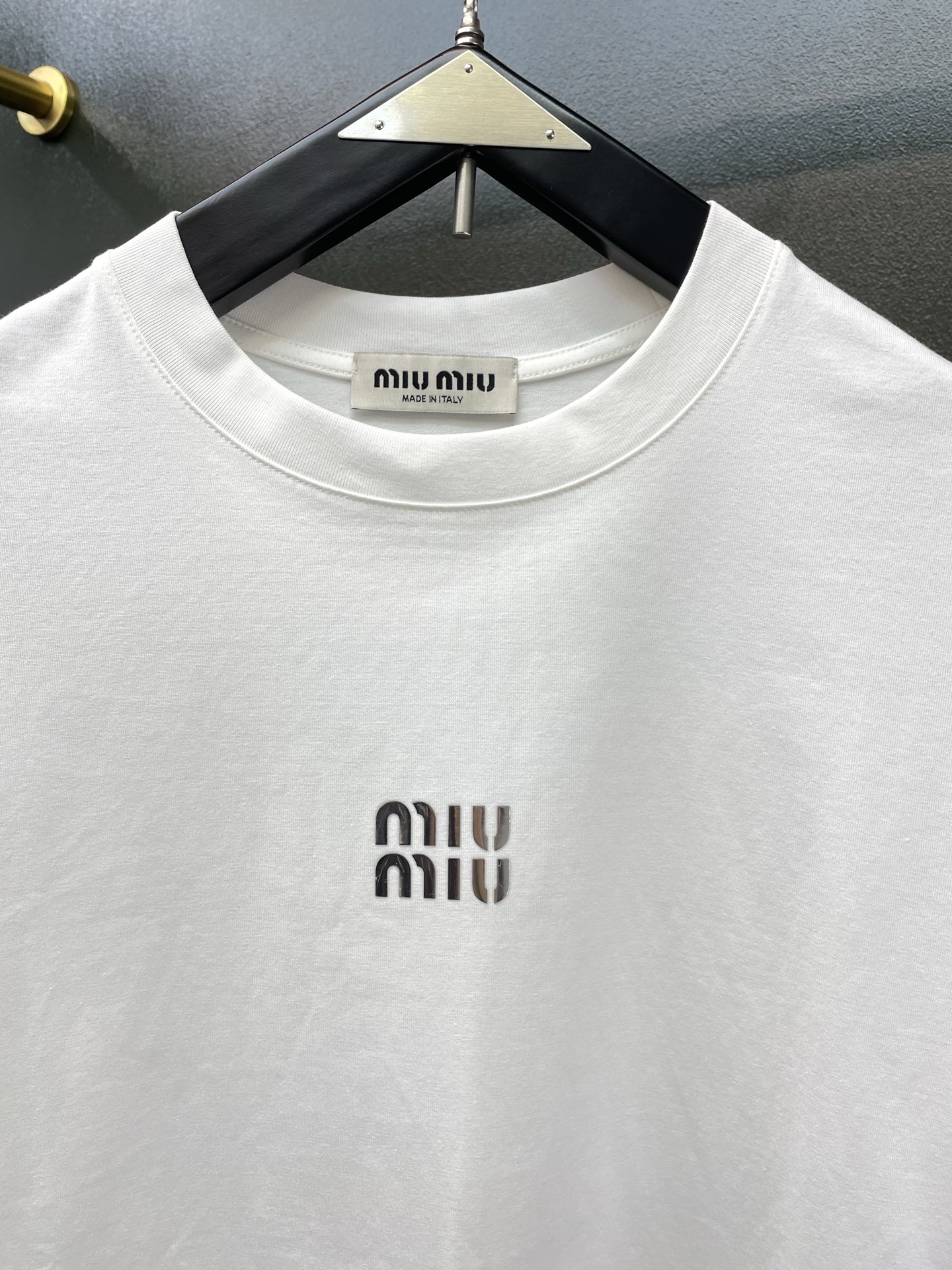 Miumiu谬谬💥砸锅卖铁都要上的新款新款原单男士休闲短袖 高端定制 高端版本 时尚百搭爆款⚠️⚠️✨✨进口面料 手感超
