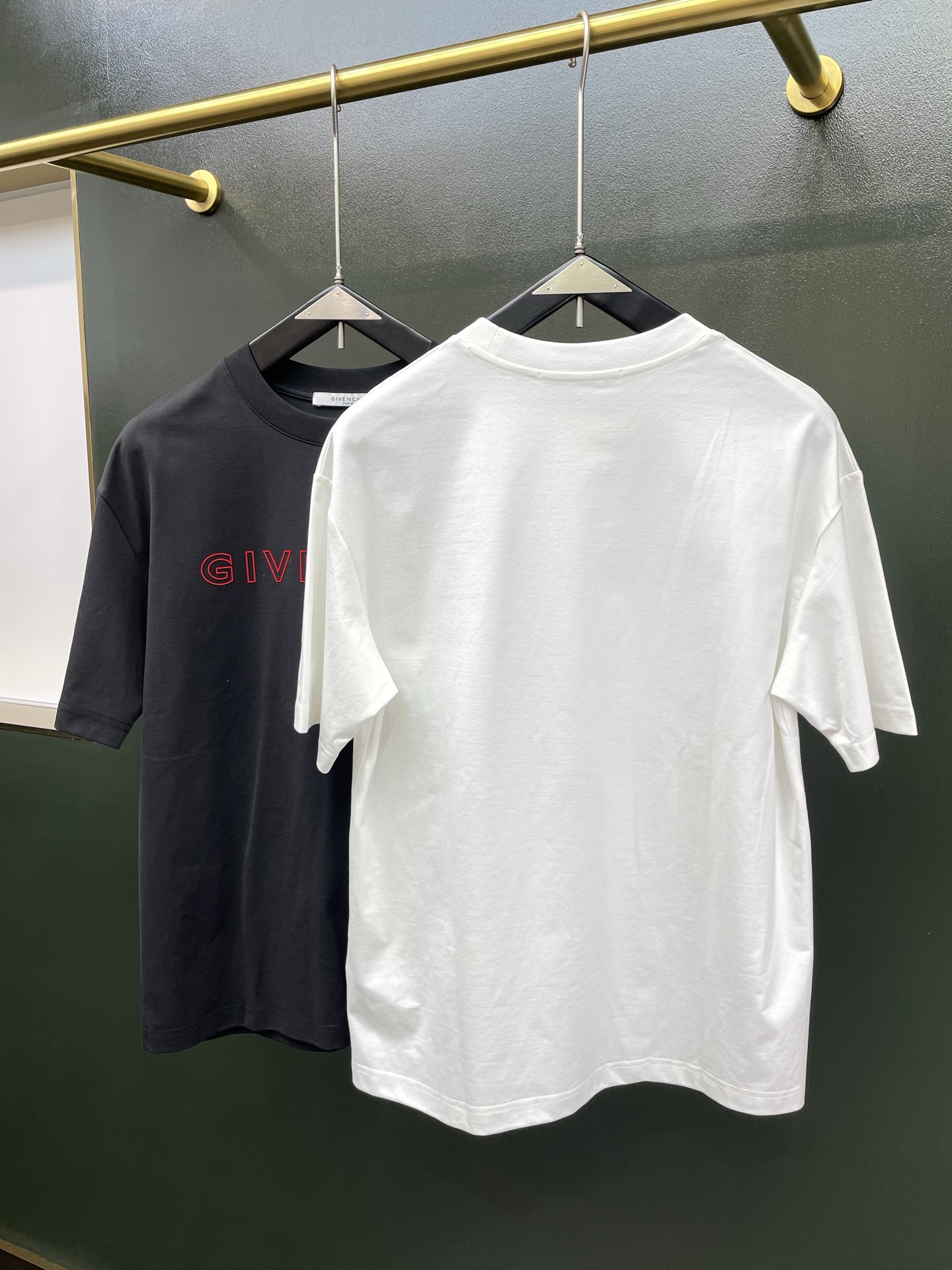 Givenchy纪梵希💥砸锅卖铁都要上的新款新款原单男士休闲短袖 高端定制 高端版本 时尚百搭爆款⚠️⚠️✨✨进口面料 