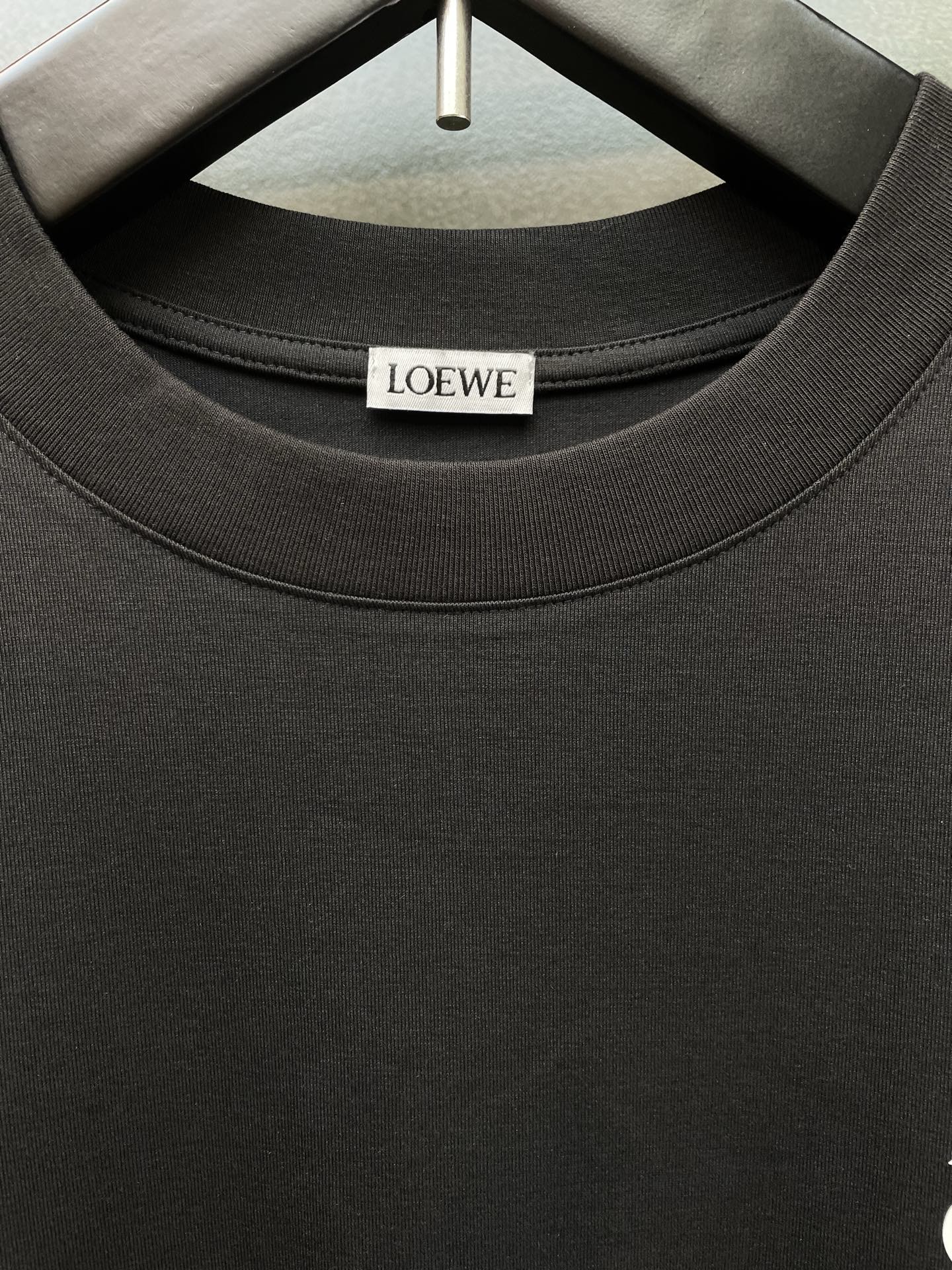 LOEWE罗意威💥砸锅卖铁都要上的新款新款原单男士休闲短袖 高端定制 高端版本 时尚百搭爆款⚠️⚠️✨✨进口面料 手感超