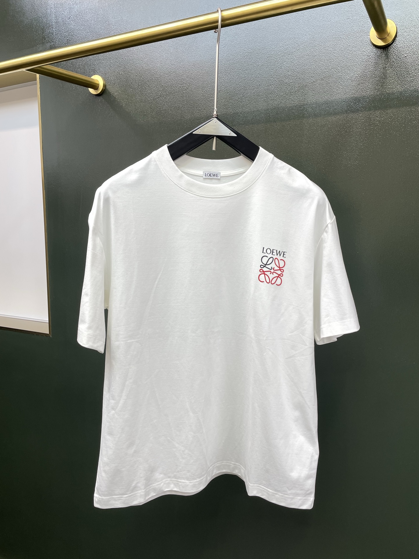 LOEWE罗意威💥砸锅卖铁都要上的新款新款原单男士休闲短袖 高端定制 高端版本 时尚百搭爆款⚠️⚠️✨✨进口面料 手感超