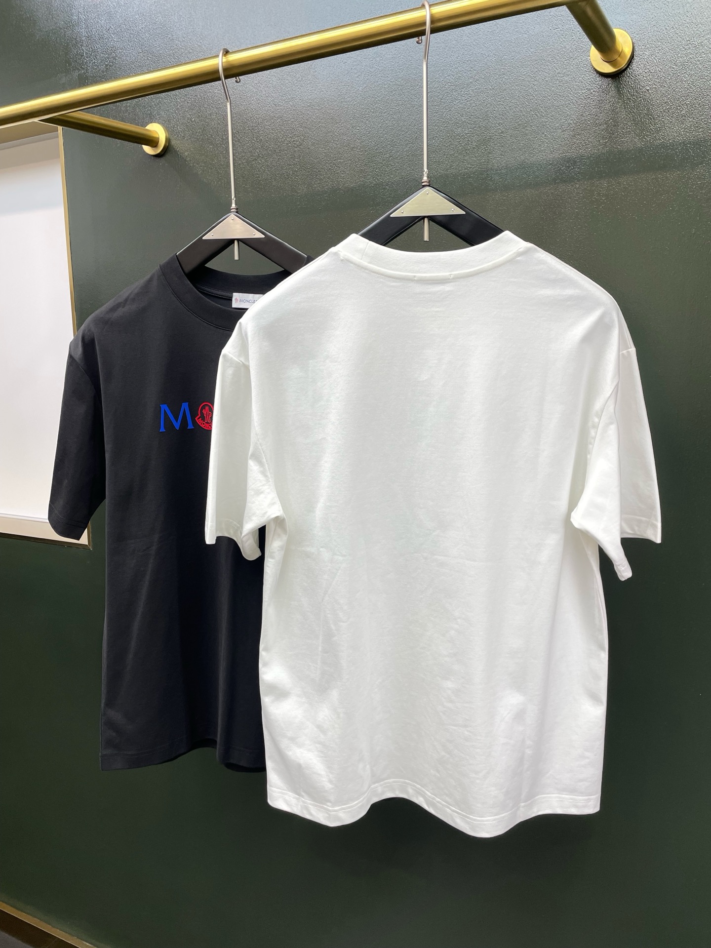 Moncler蒙口💥砸锅卖铁都要上的新款新款原单男士休闲短袖 高端定制 高端版本 时尚百搭爆款⚠️⚠️✨✨进口面料 手感