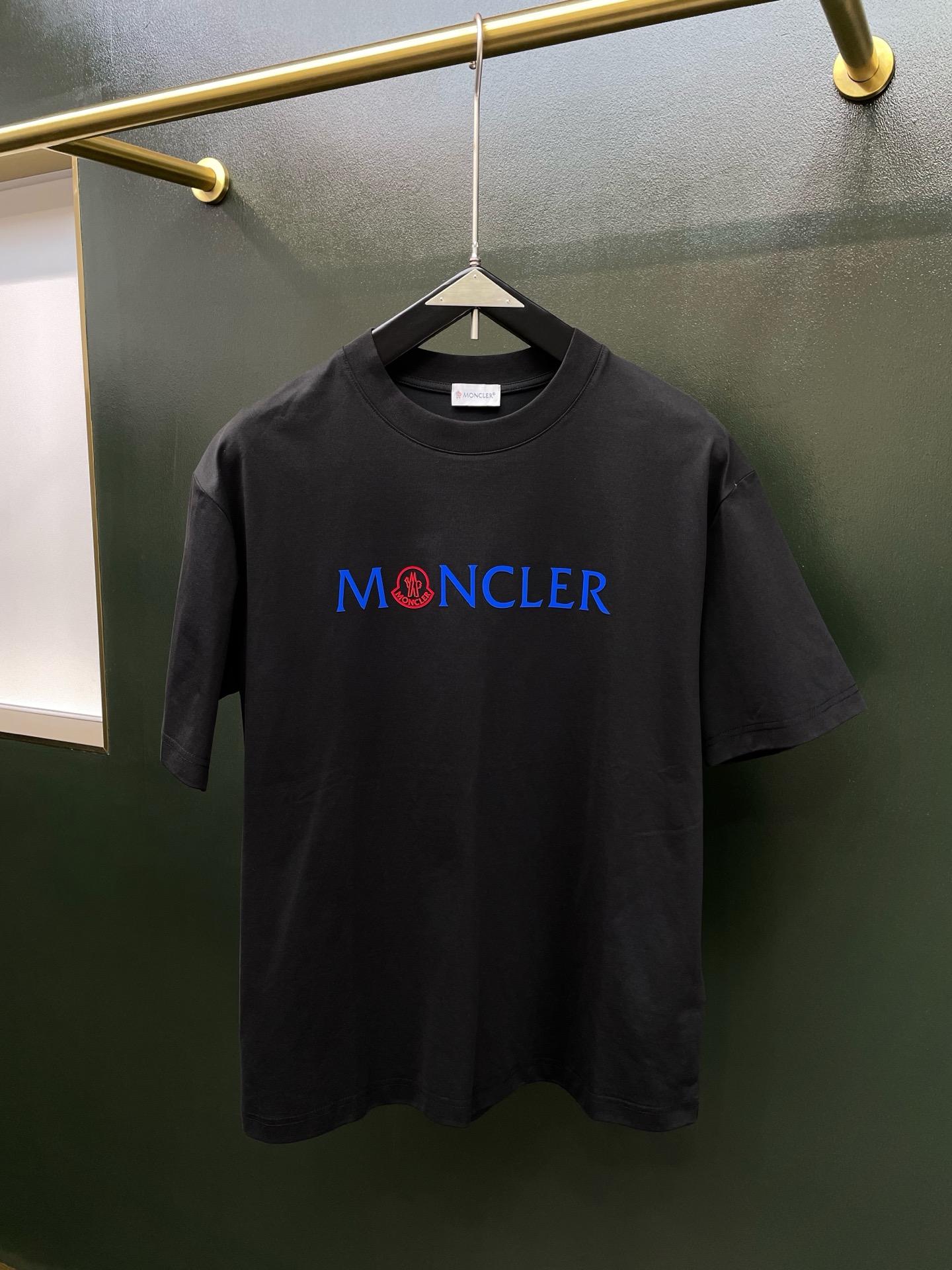 Moncler蒙口💥砸锅卖铁都要上的新款新款原单男士休闲短袖 高端定制 高端版本 时尚百搭爆款⚠️⚠️✨✨进口面料 手感