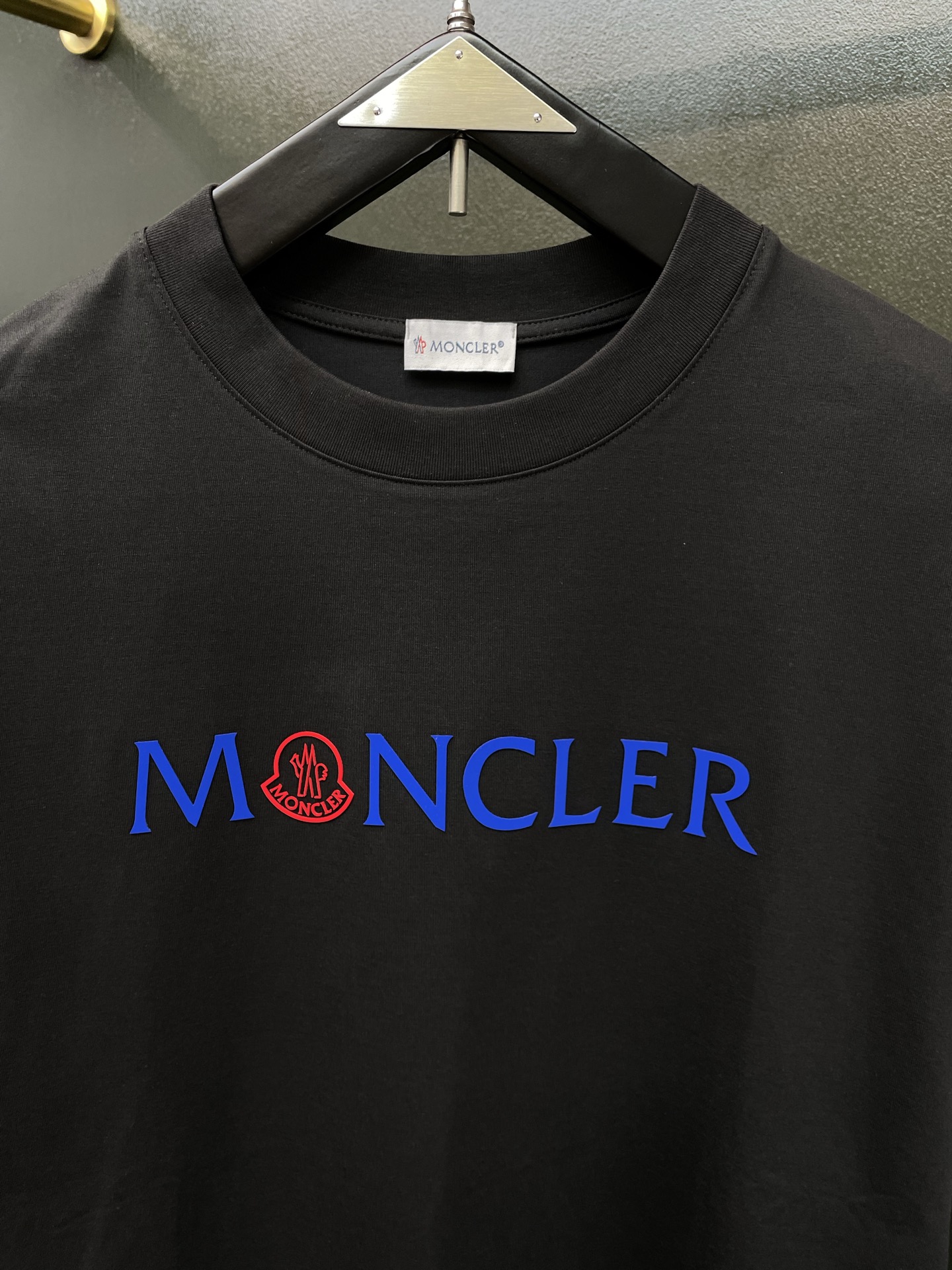 Moncler蒙口💥砸锅卖铁都要上的新款新款原单男士休闲短袖 高端定制 高端版本 时尚百搭爆款⚠️⚠️✨✨进口面料 手感