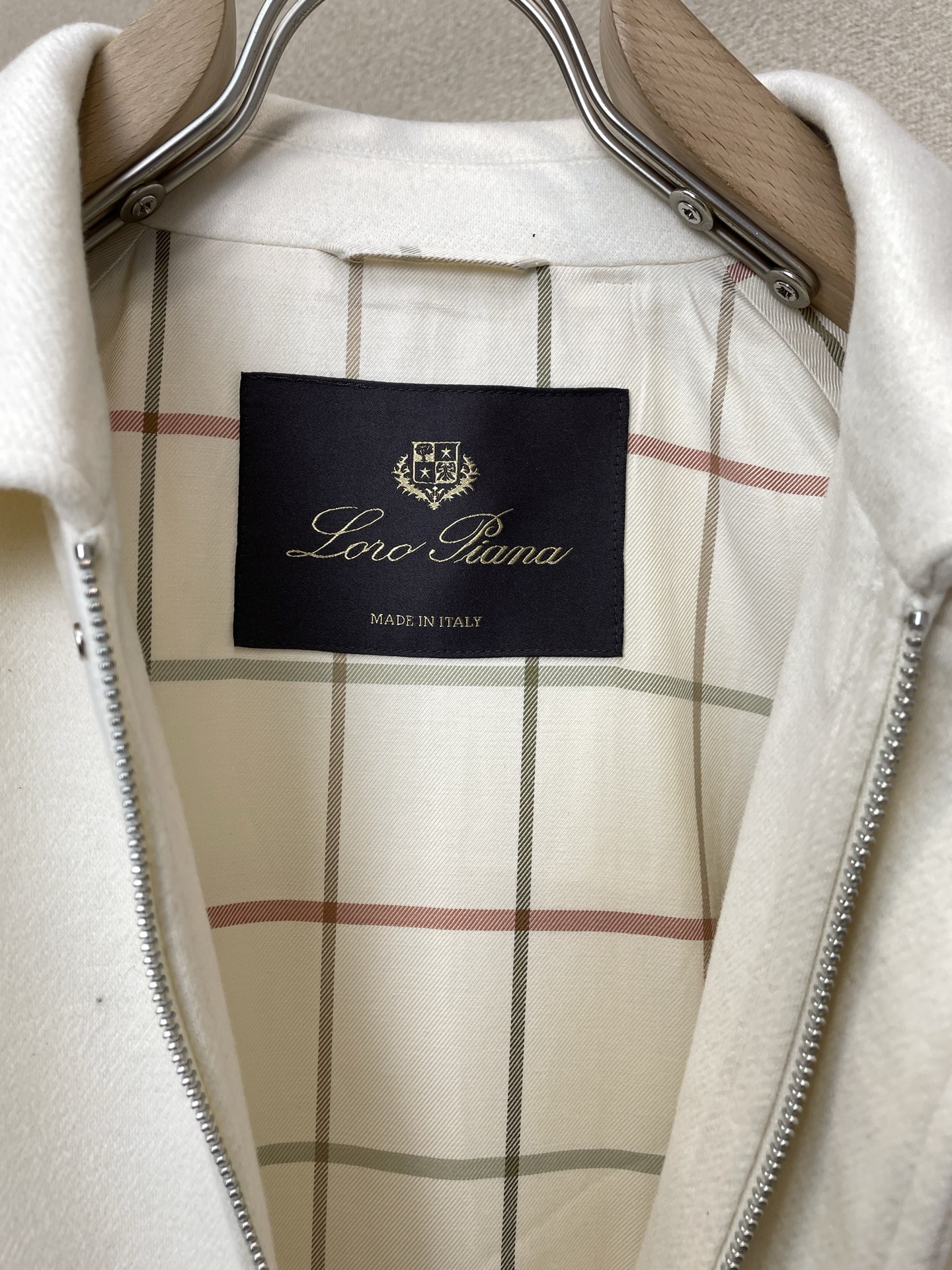 Loro piana-Loro Piana诺悠翩雅💥砸锅卖铁都要上的新款新款原单男士休闲翻领夹克外套 高端定制 高端版本 Loro piana-Loro Piana诺悠翩雅💥砸锅卖铁都要上的新款新款原单男士休闲翻领夹克外套 高端定制 高端版本