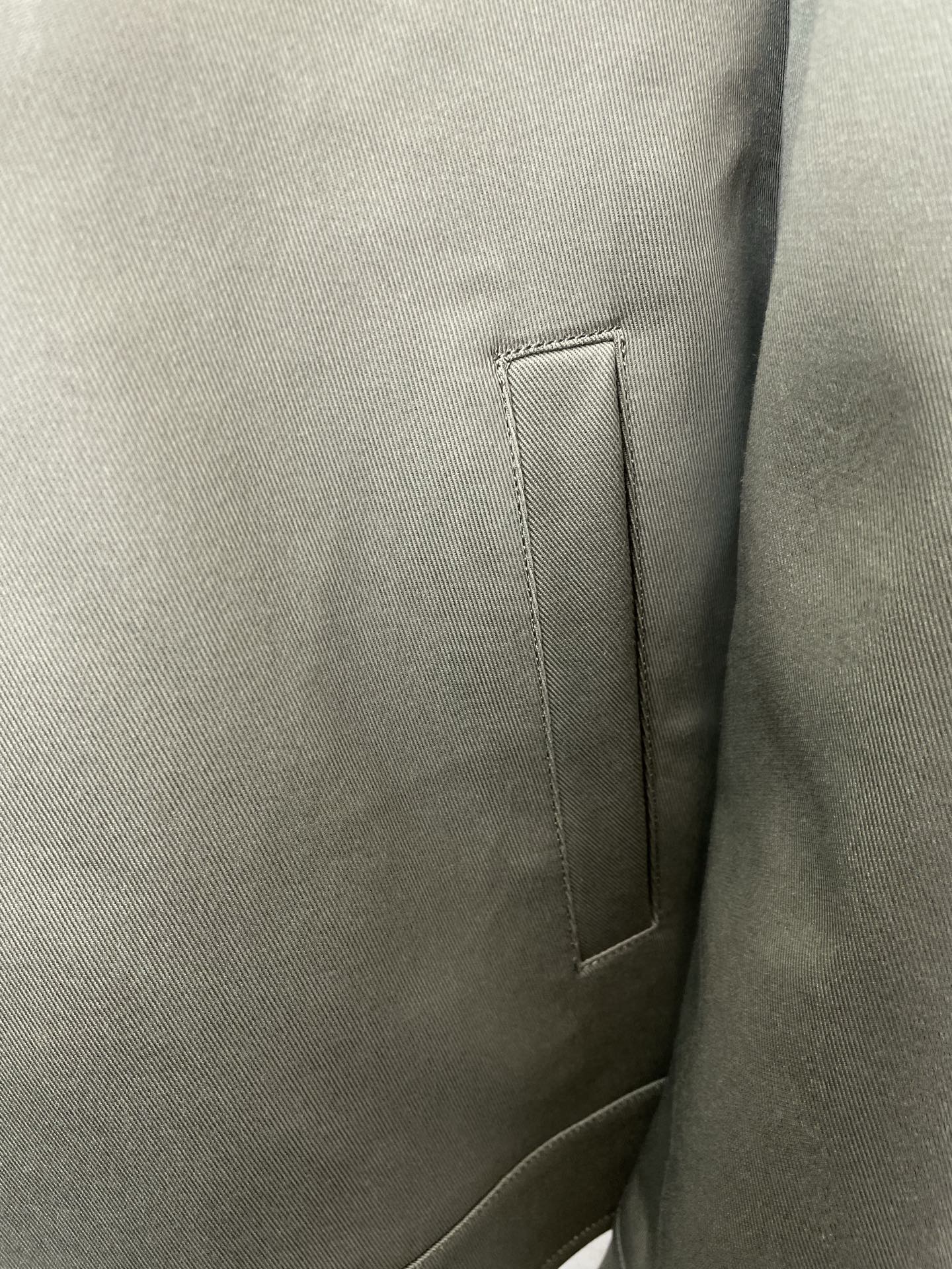 LOEWE罗意威💥砸锅卖铁都要上的新款新款原单男士休闲翻领夹克外套 高端定制 高端版本 时尚百搭爆款⚠️⚠️✨✨进口面料 LOEWE罗意威💥砸锅卖铁都要上的新款新款原单男士休闲翻领夹克外套 高端定制 高端版本 时尚百搭爆款⚠️⚠️✨✨进口面料