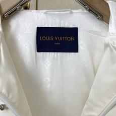 Louis Vuitton路易威登💥砸锅卖铁都要上的新款新款原单男士休闲连帽夹克外套 高端定制 高端版本 时尚百搭爆款⚠ Louis Vuitton路易威登💥砸锅卖铁都要上的新款新款原单男士休闲连帽夹克外套 高端定制 高端版本 时尚百搭爆款⚠
