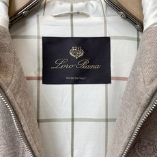 Loro piana-Loro Piana诺悠翩雅💥砸锅卖铁都要上的新款新款原单男士休闲连帽马甲 高端定制 高端版本 时 Loro piana-Loro Piana诺悠翩雅💥砸锅卖铁都要上的新款新款原单男士休闲连帽马甲 高端定制 高端版本 时