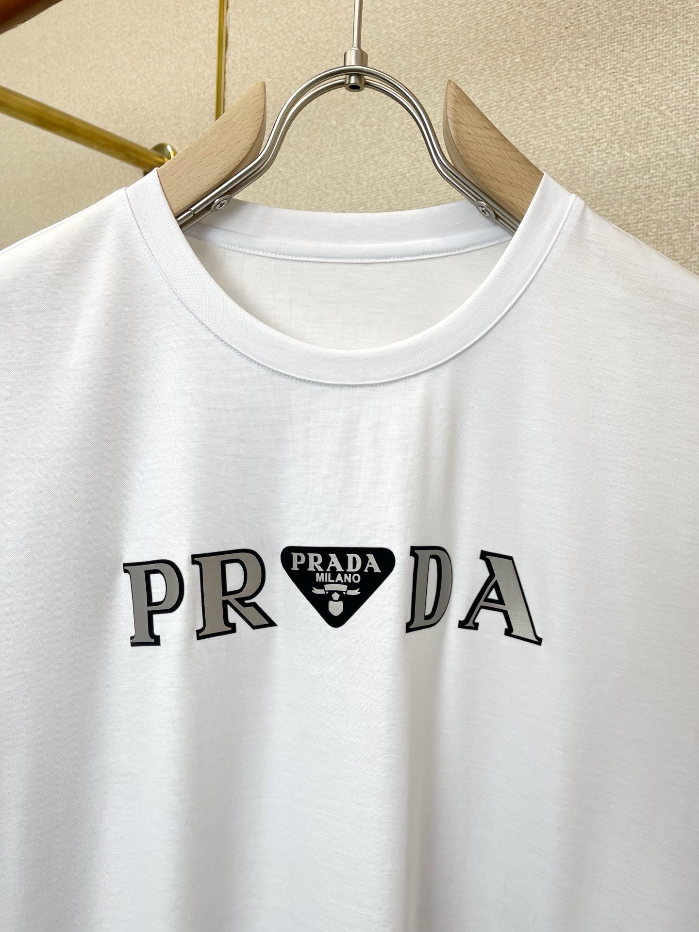 Prada普拉达💥砸锅卖铁都要上的新款新款原单男士休闲短袖 高端定制 高端版本 时尚百搭爆款⚠️⚠️✨✨进口面料 手感超