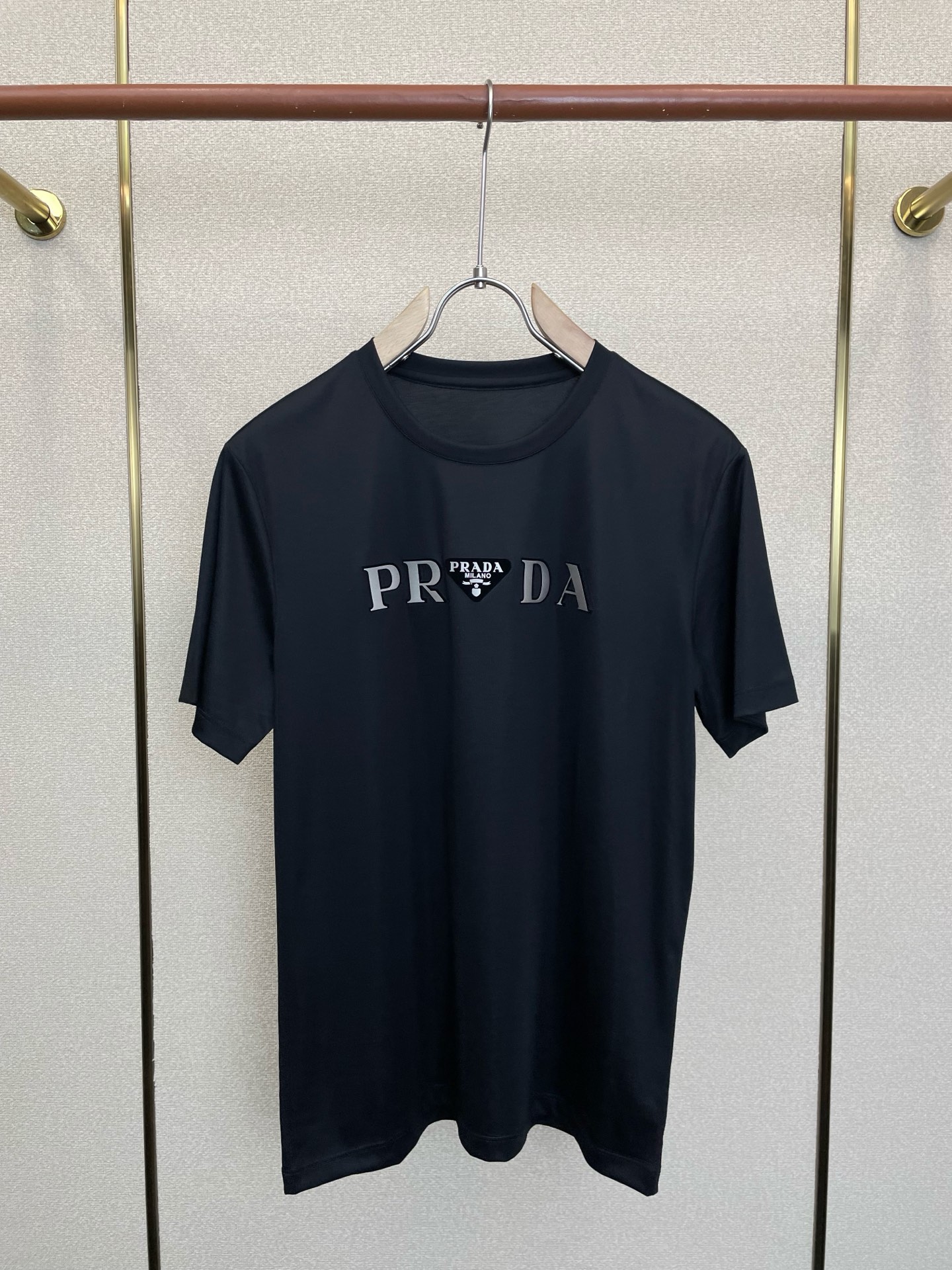 Prada普拉达💥砸锅卖铁都要上的新款新款原单男士休闲短袖 高端定制 高端版本 时尚百搭爆款⚠️⚠️✨✨进口面料 手感超