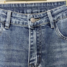 Louis Vuitton路易威登💥砸锅卖铁都要上的新款新款休闲牛仔裤👖高端版本 专柜定制面料 透气舒适度高,细节无可挑 Louis Vuitton路易威登💥砸锅卖铁都要上的新款新款休闲牛仔裤👖高端版本 专柜定制面料 透气舒适度高,细节无可挑