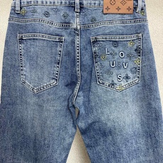 Louis Vuitton路易威登💥砸锅卖铁都要上的新款新款休闲牛仔裤👖高端版本 专柜定制面料 透气舒适度高,细节无可挑 Louis Vuitton路易威登💥砸锅卖铁都要上的新款新款休闲牛仔裤👖高端版本 专柜定制面料 透气舒适度高,细节无可挑
