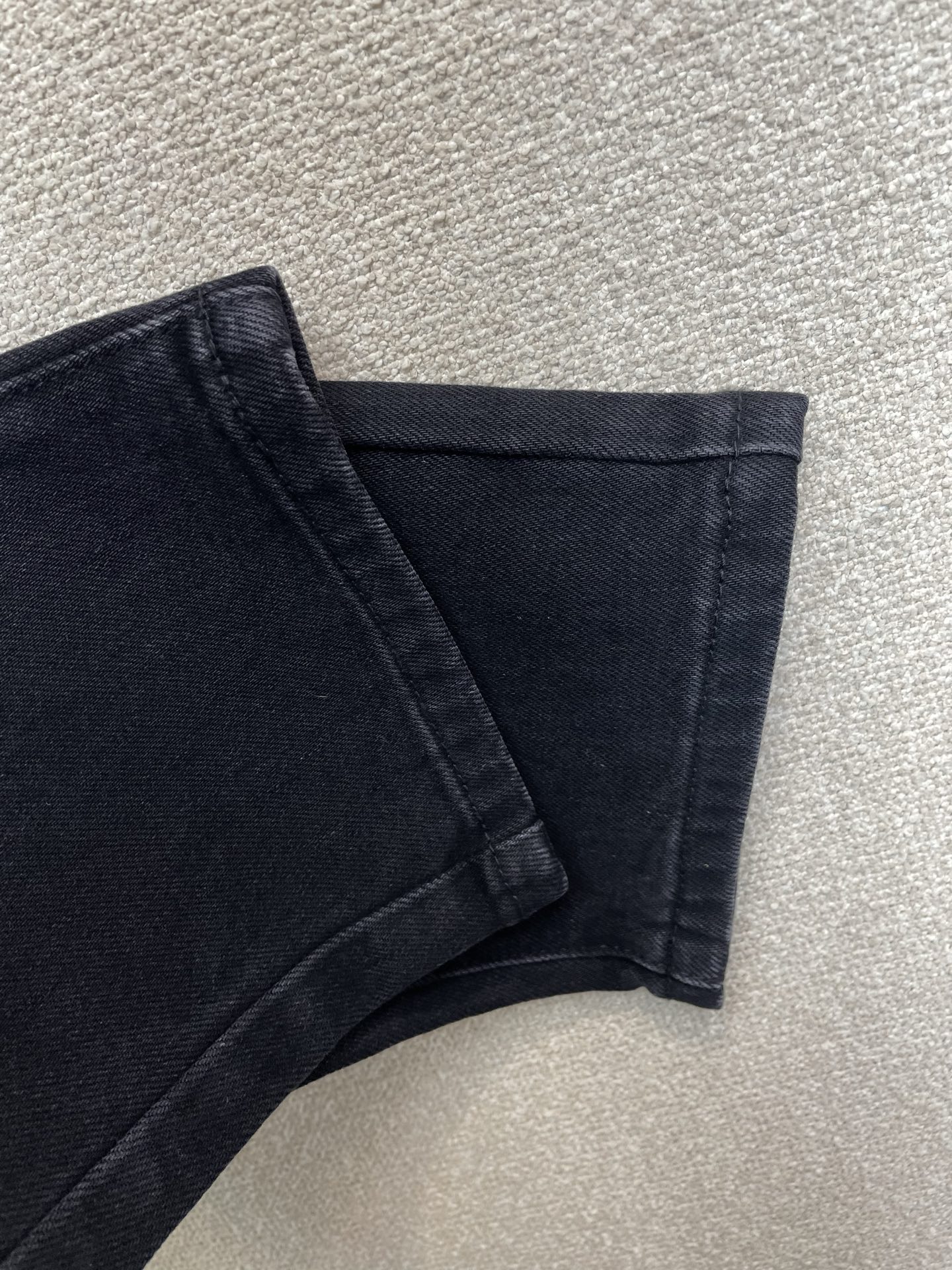 ZEGNA杰尼亚💥砸锅卖铁都要上的新款新款休闲牛仔裤👖高端版本 专柜定制面料 透气舒适度高，细节无可挑剔，品牌元素设计理
