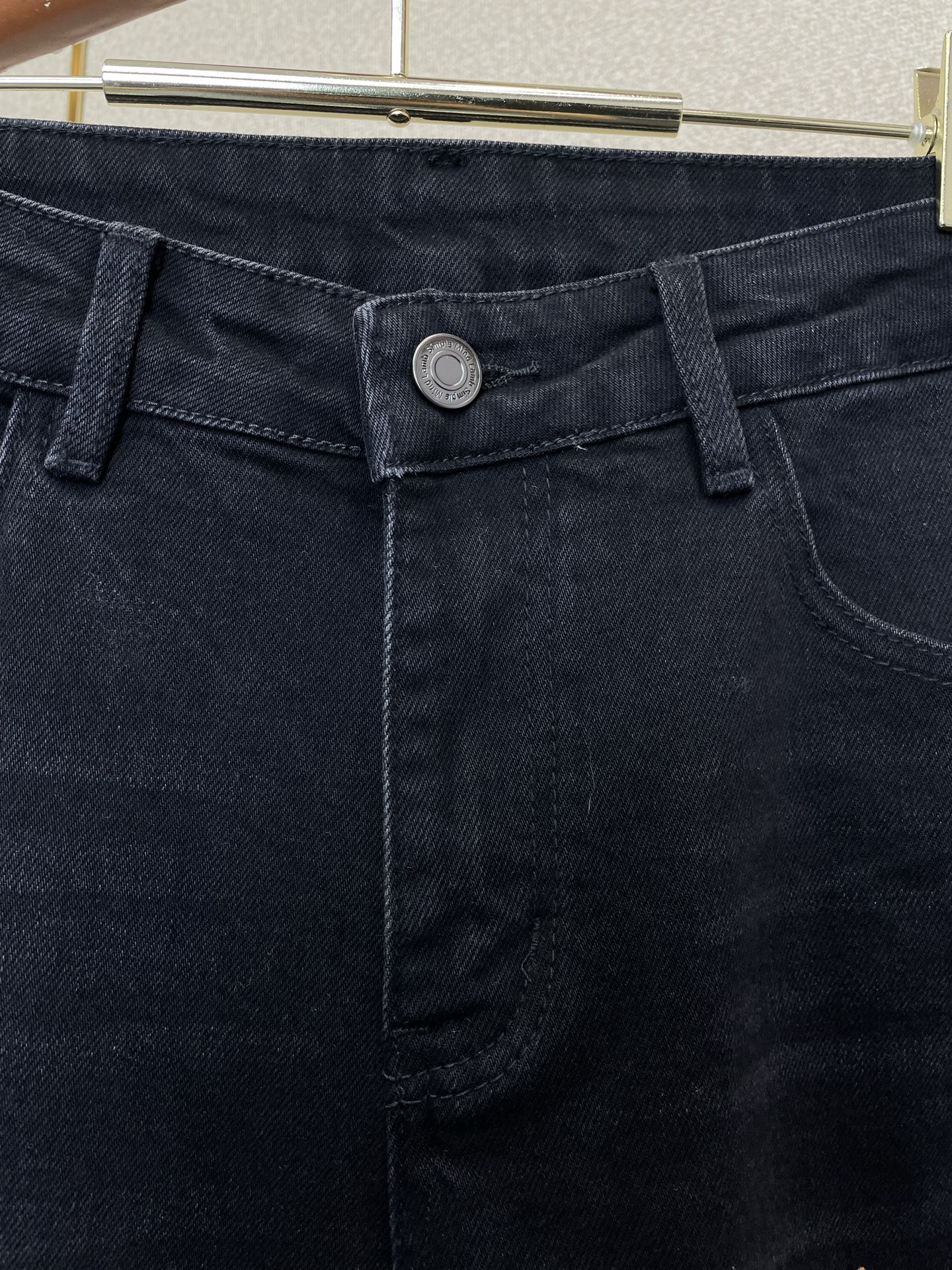 ZEGNA杰尼亚💥砸锅卖铁都要上的新款新款休闲牛仔裤👖高端版本 专柜定制面料 透气舒适度高，细节无可挑剔，品牌元素设计理