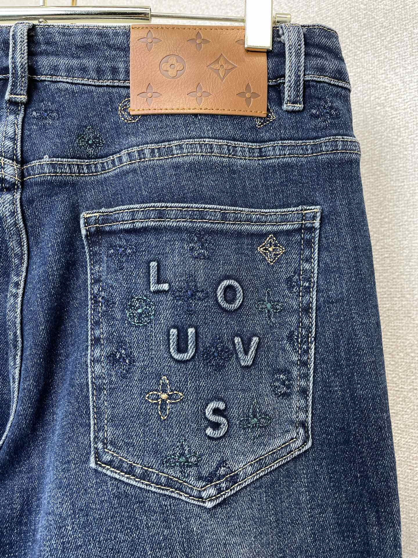Louis Vuitton路易威登💥砸锅卖铁都要上的新款新款休闲牛仔裤👖高端版本 专柜定制面料 透气舒适度高，细节无可挑