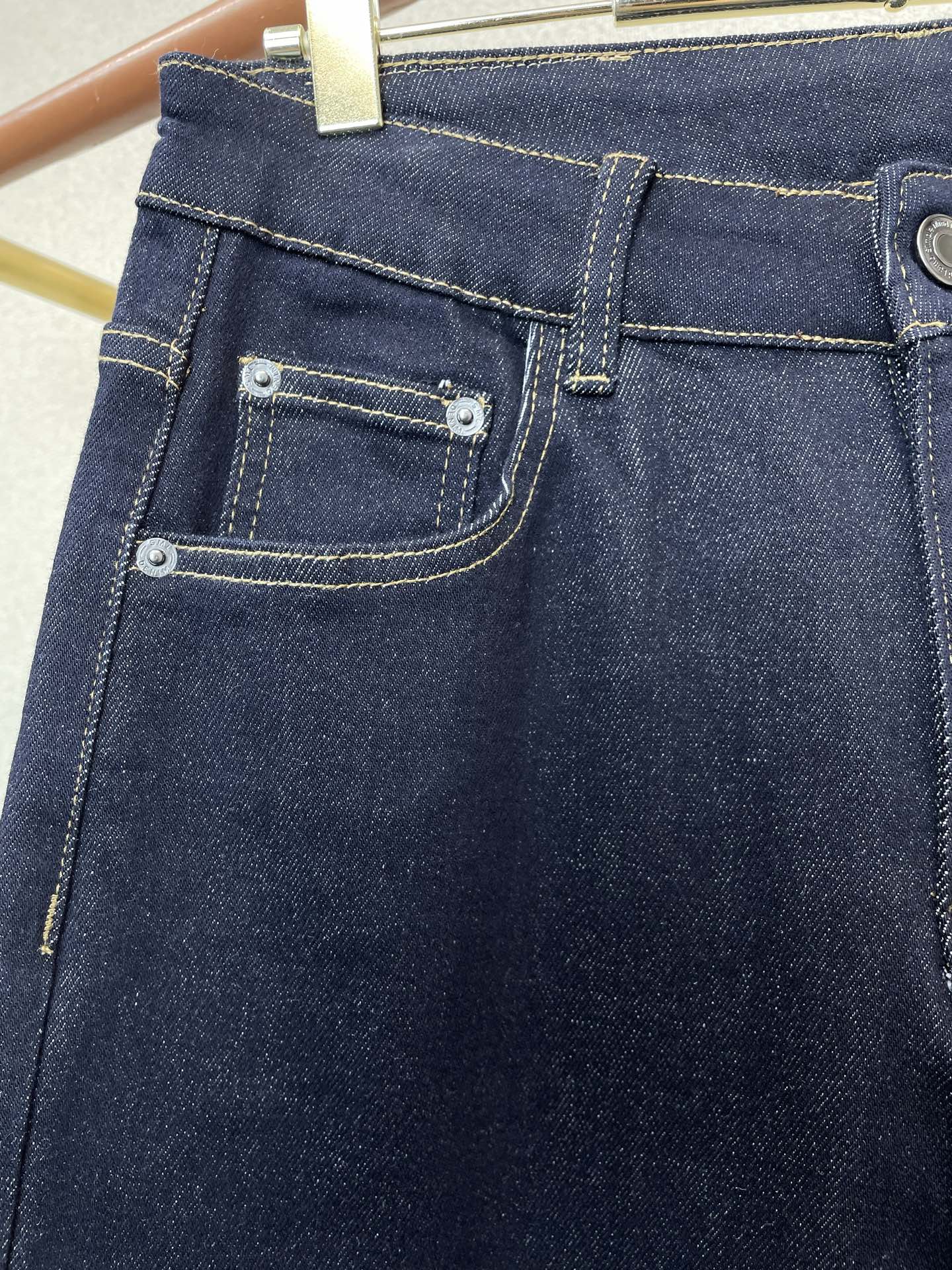 Bottega Veneta葆蝶家💥砸锅卖铁都要上的新款新款休闲牛仔裤👖高端版本 专柜定制面料 透气舒适度高，细节无可挑