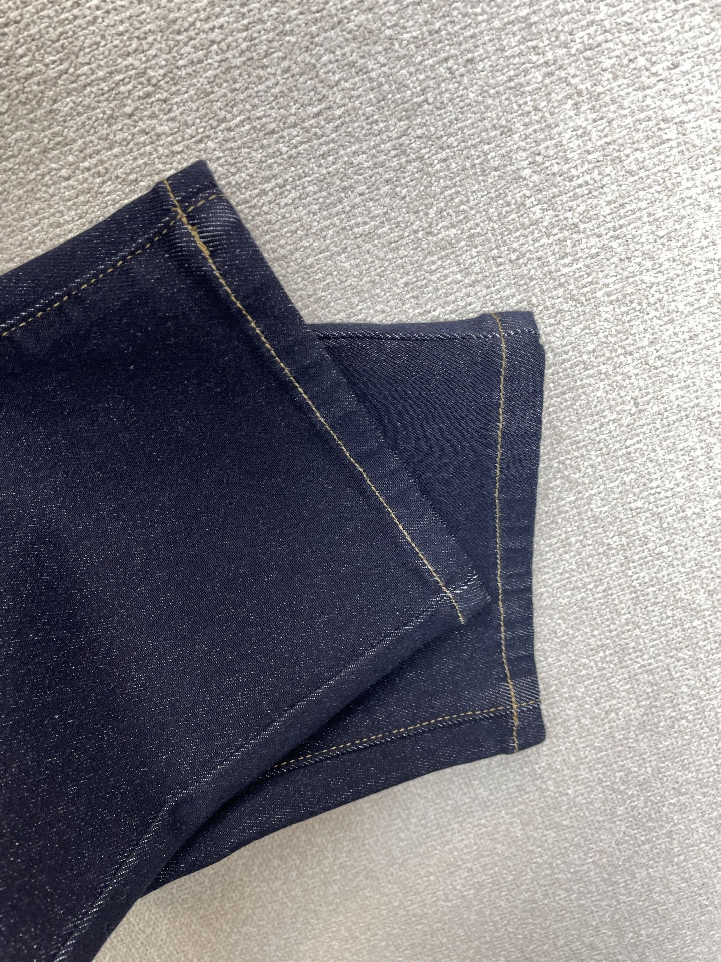 Bottega Veneta葆蝶家💥砸锅卖铁都要上的新款新款休闲牛仔裤👖高端版本 专柜定制面料 透气舒适度高，细节无可挑