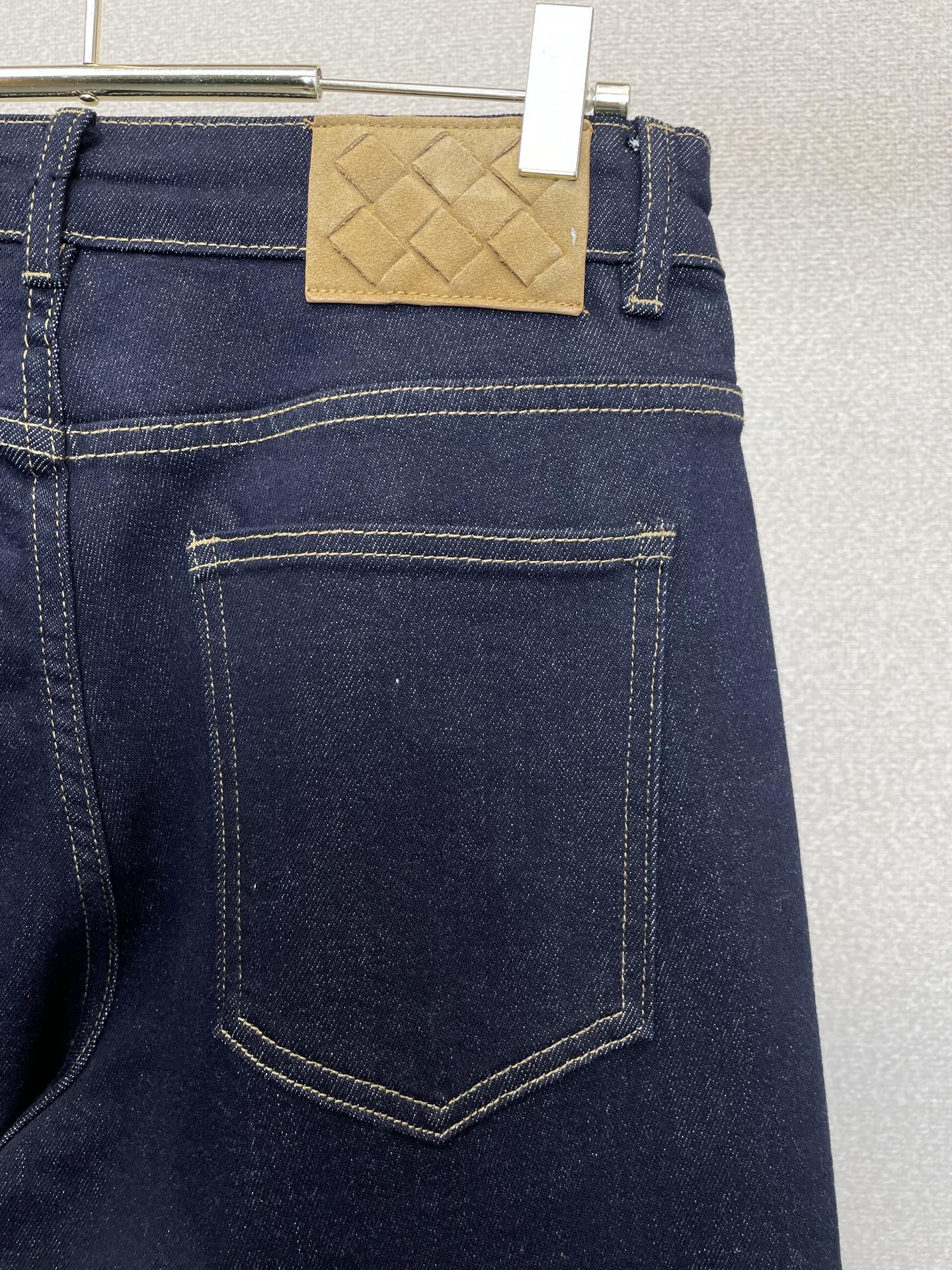 Bottega Veneta葆蝶家💥砸锅卖铁都要上的新款新款休闲牛仔裤👖高端版本 专柜定制面料 透气舒适度高，细节无可挑