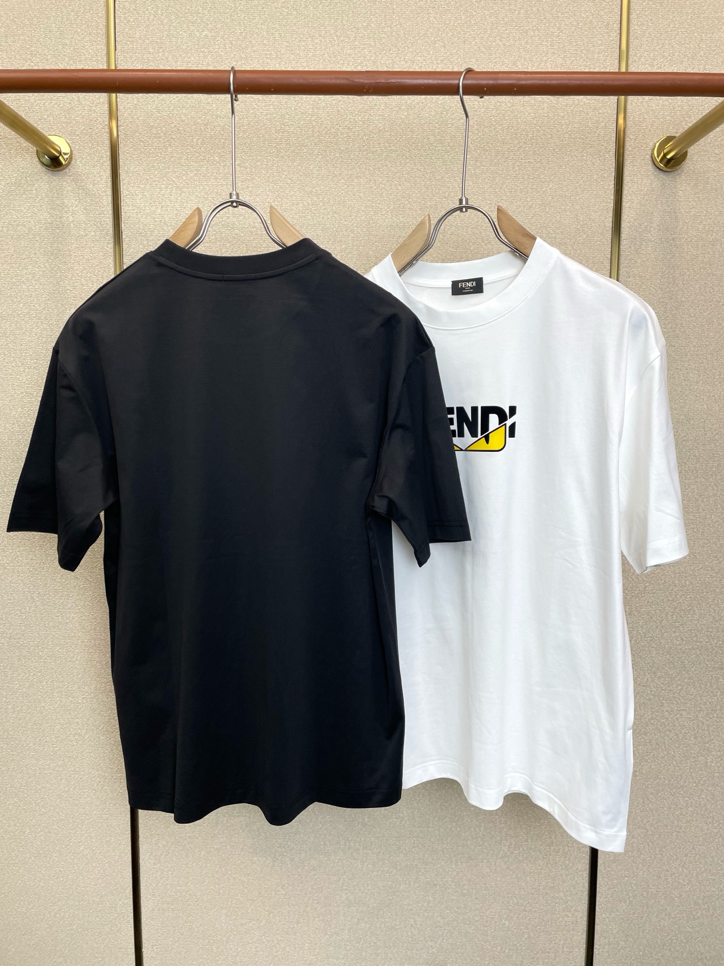 FENDI芬迪💥砸锅卖铁都要上的新款新款原单男士休闲短袖 高端定制 高端版本 时尚百搭爆款⚠️⚠️✨✨进口面料 手感超柔