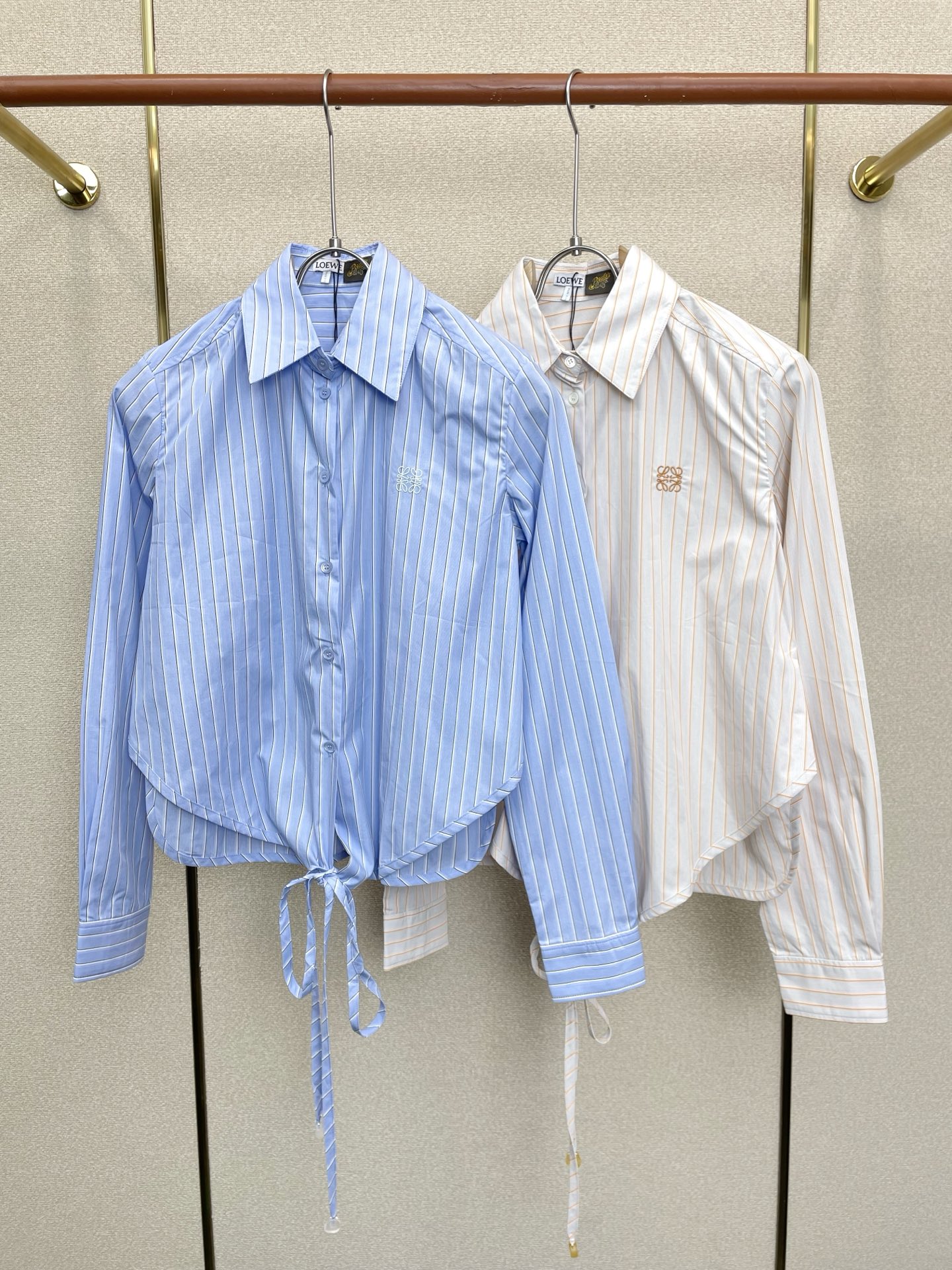 LOEWE罗意威👚砸锅卖铁都要上的新款👚新款女装休闲衬衫 高端版本！独特设计 专柜定制面料 透气舒适度高，细节无可挑剔，